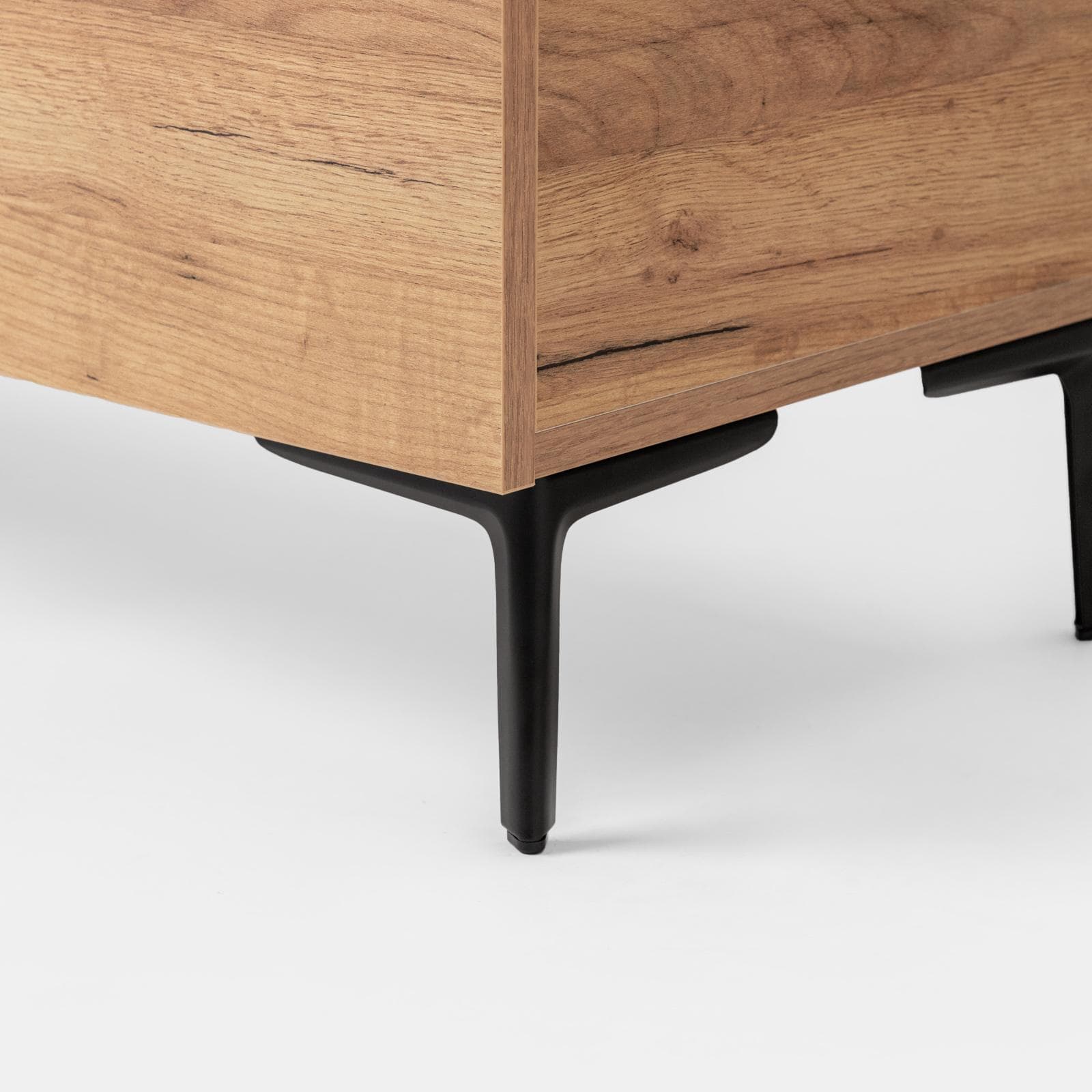 Cassettiera 60x115h cm rovere gold con 5 cassetti soft close e piedi in metallo nero - Judith