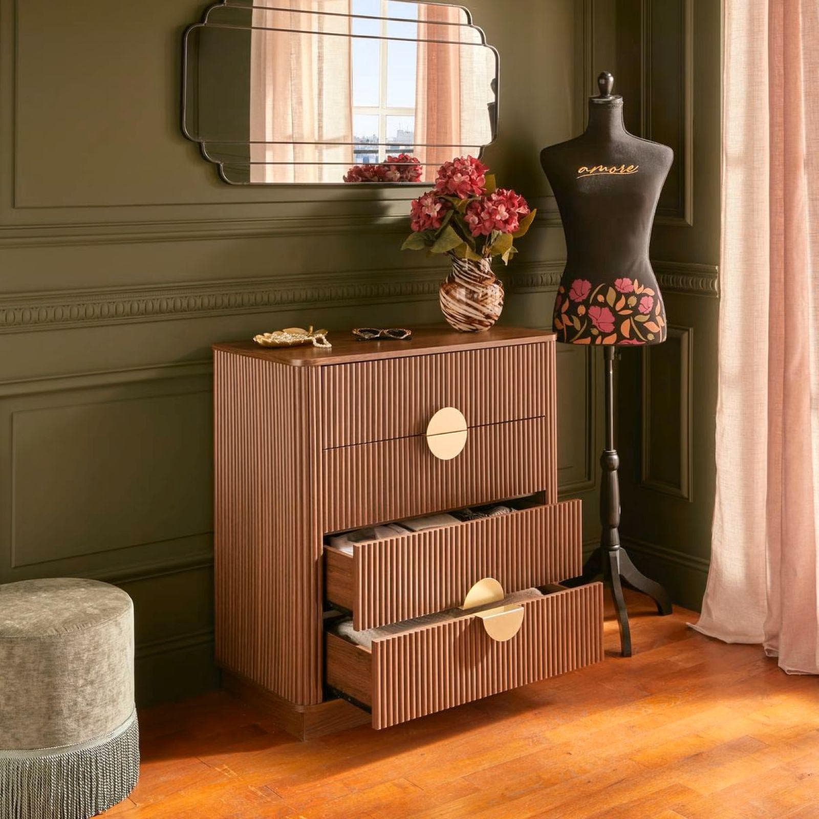 Cassettiera 80x85h cm in legno effetto noce cannettato e oro con 4 cassetti - Yuna