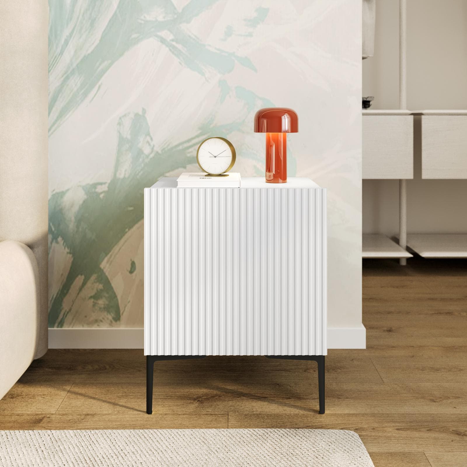 Comodino 45x55h cm bianco con anta cannettata reversibile e piedi in metallo nero - Judith