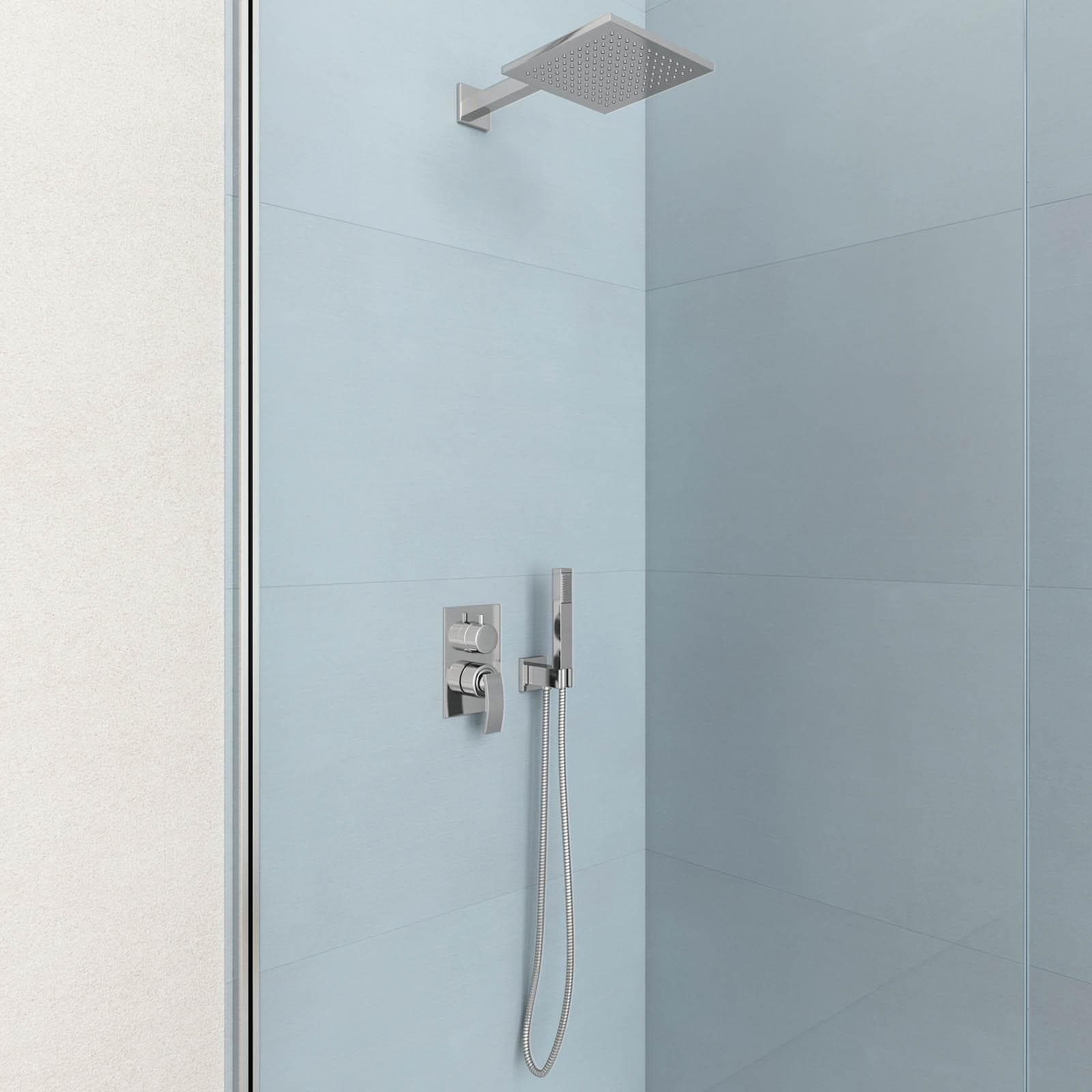 Composizione doccia Jacuzzi - Rubinetteria Ray con braccio soffione doccetta e miscelatore