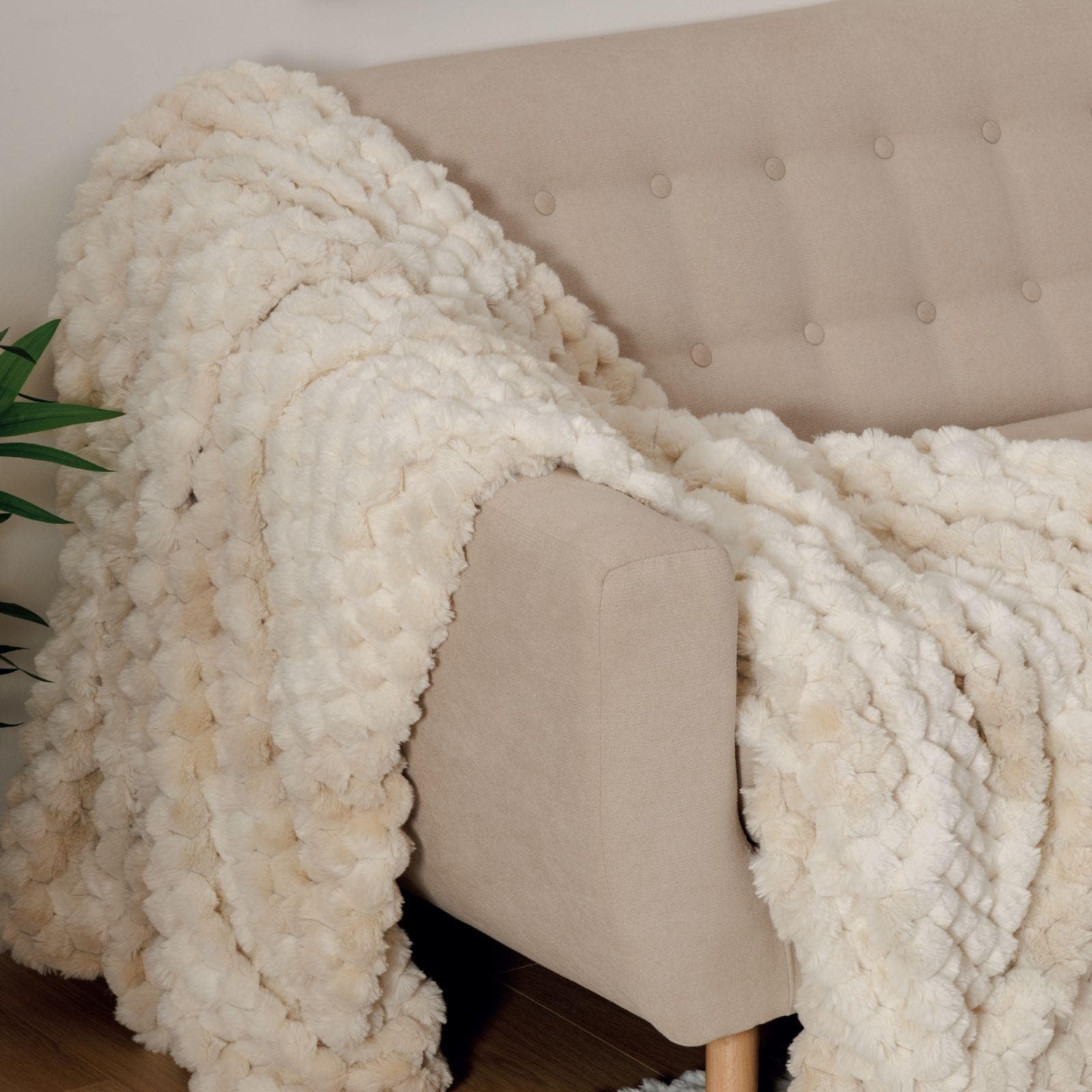 Coperta plaid 230x180 cm in tessuto effetto peluche beige