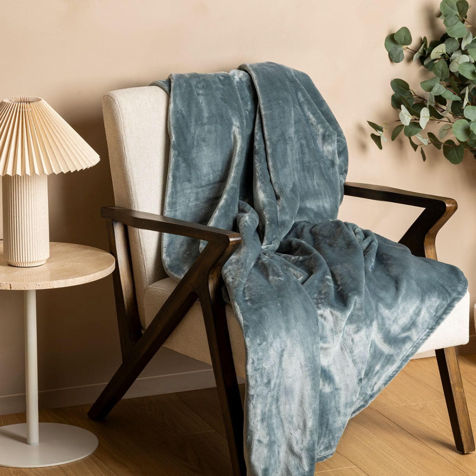 Coperta plaid 230x180 cm in velluto blu chiaro - Coccoloso