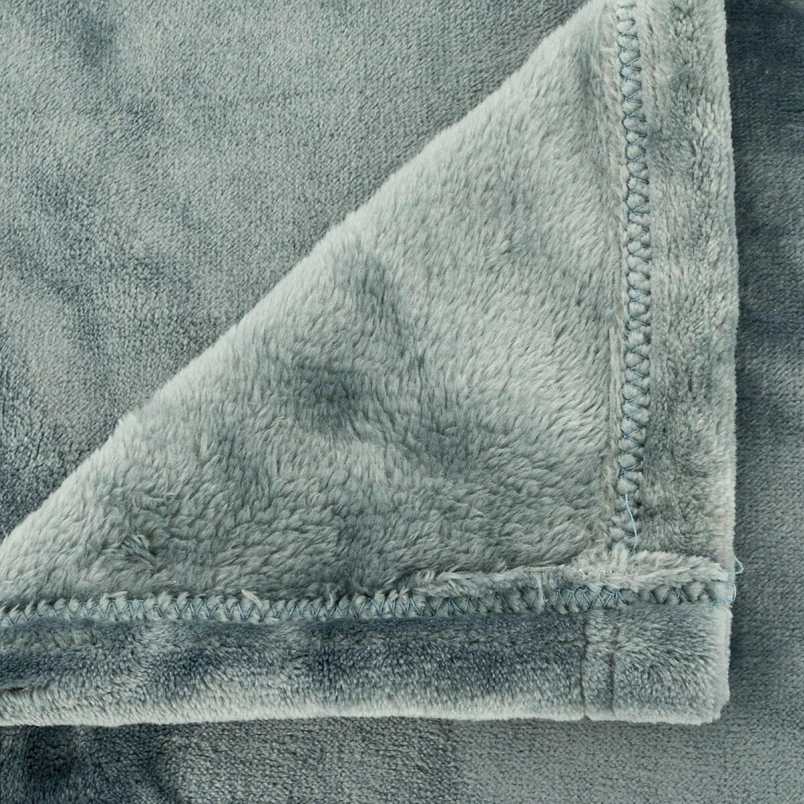 Coperta plaid 230x180 cm in velluto blu chiaro - Coccoloso