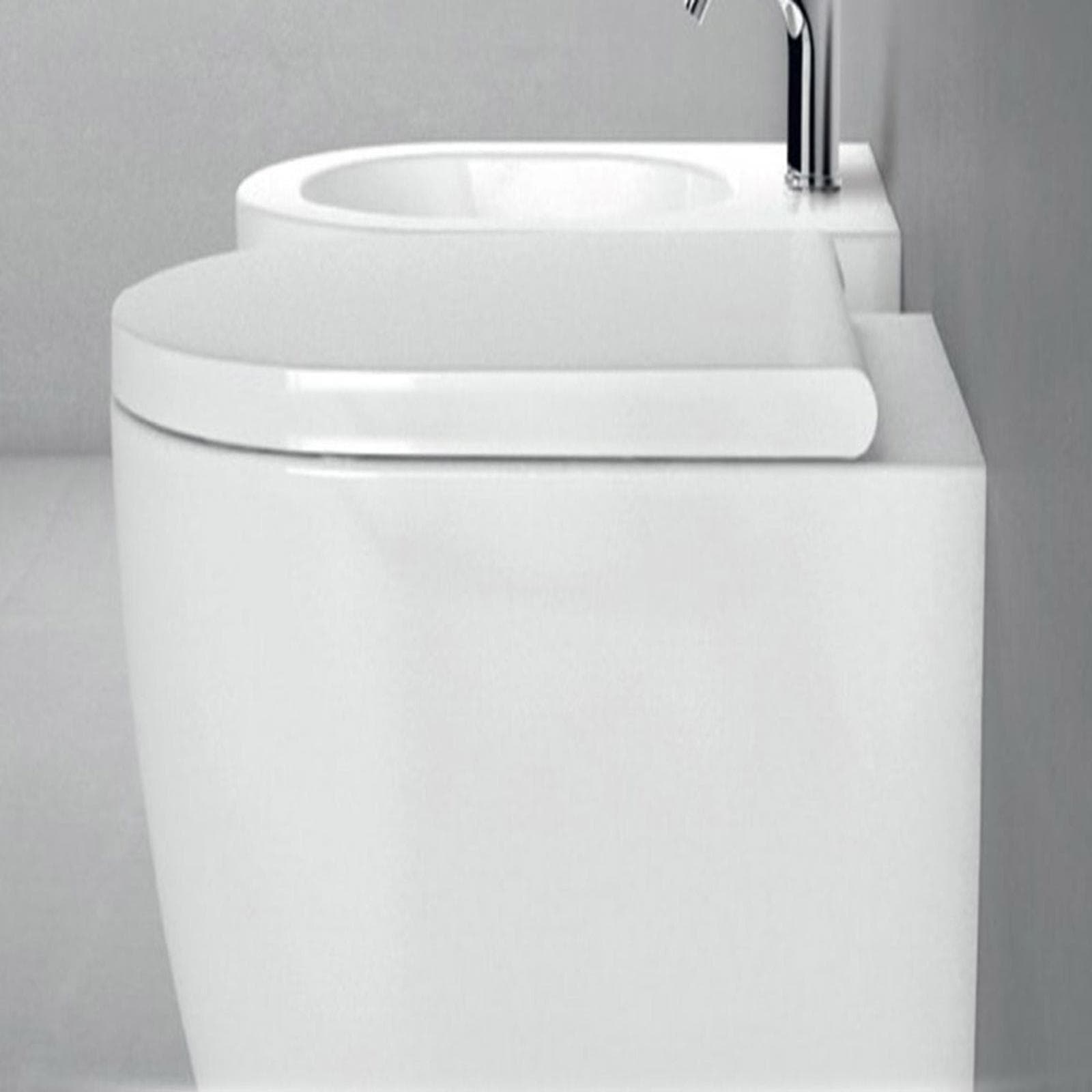 Coppia di sanitari Azzurra Comoda filomuro vaso + bidet + sedile softclose