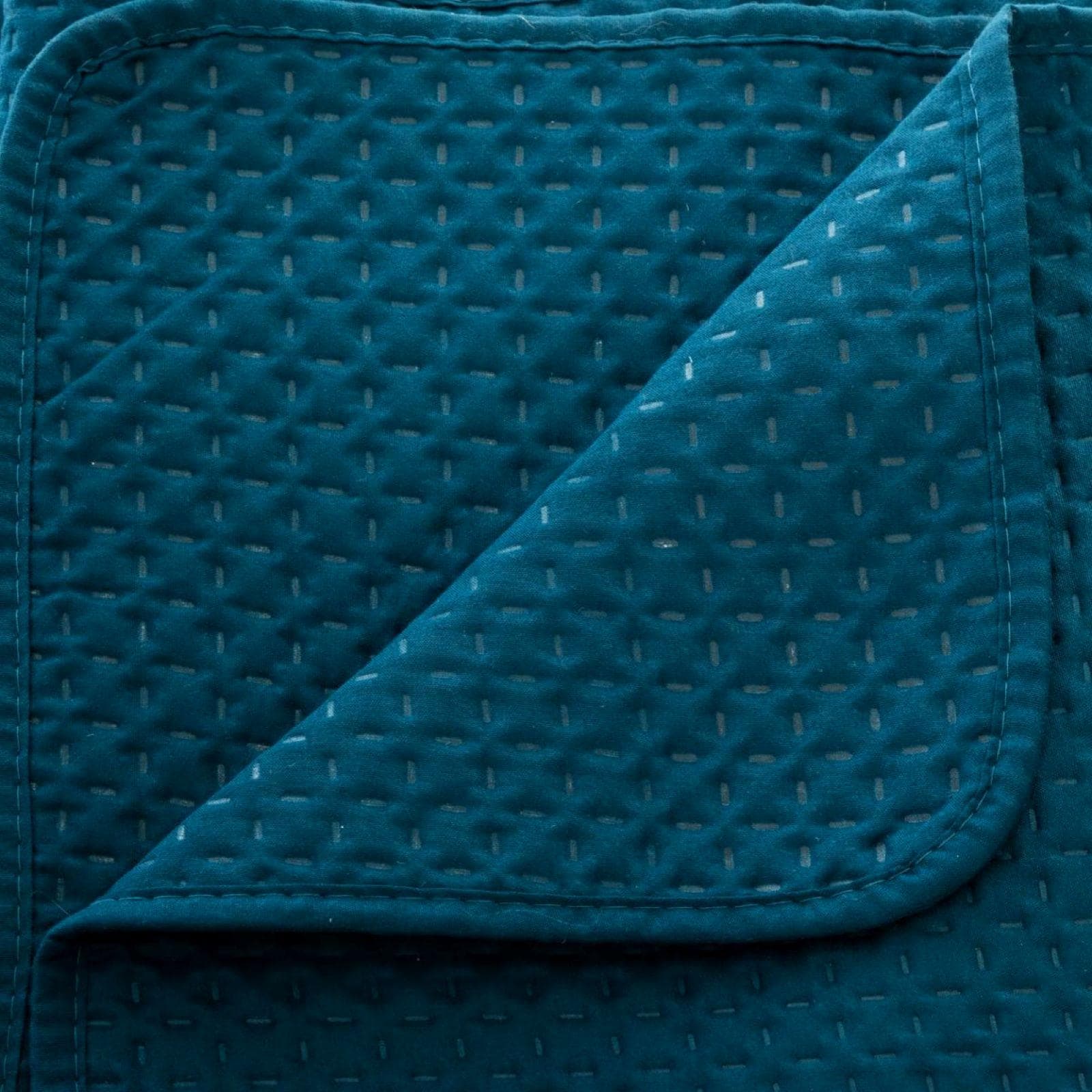 Copriletto 240x260 cm in tessuto trapuntato petrolio con 2 federe - Aurelia