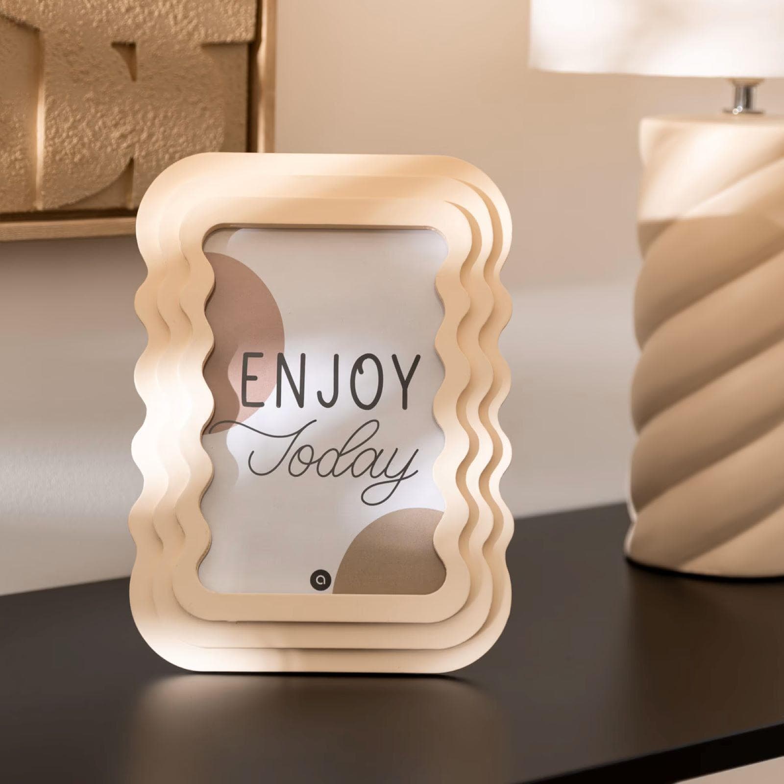 Cornice d'appoggio 13x18h cm in legno beige e metallo