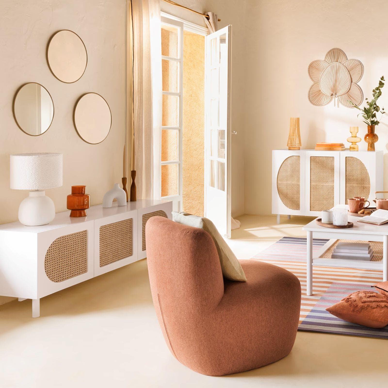 Credenza 120x85h cm in legno bianco con 3 ante in paglia di Vienna - Mendoza