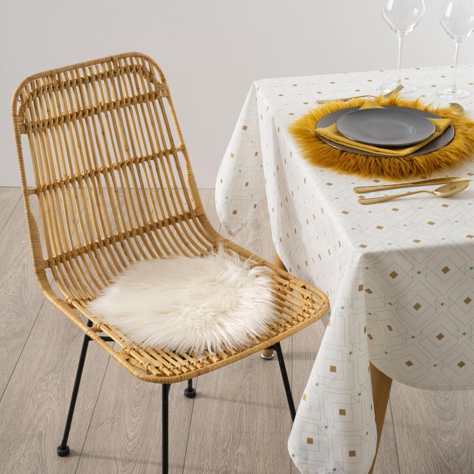 Cuscino per sedia rotondo 30 cm in similpelliccia bianco