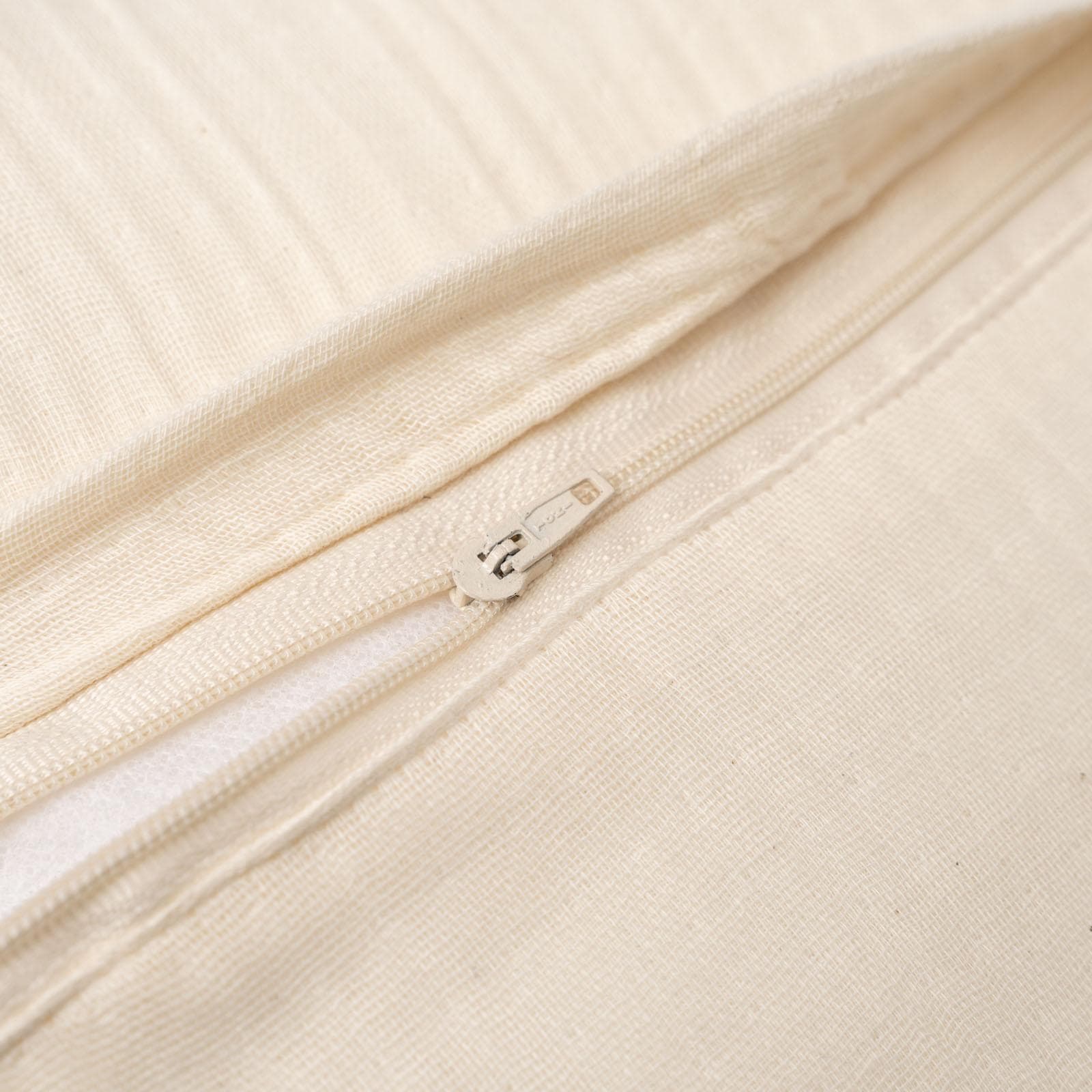 Cuscino sfoderabile 45x45 cm bianco in cotone mussolina con volant