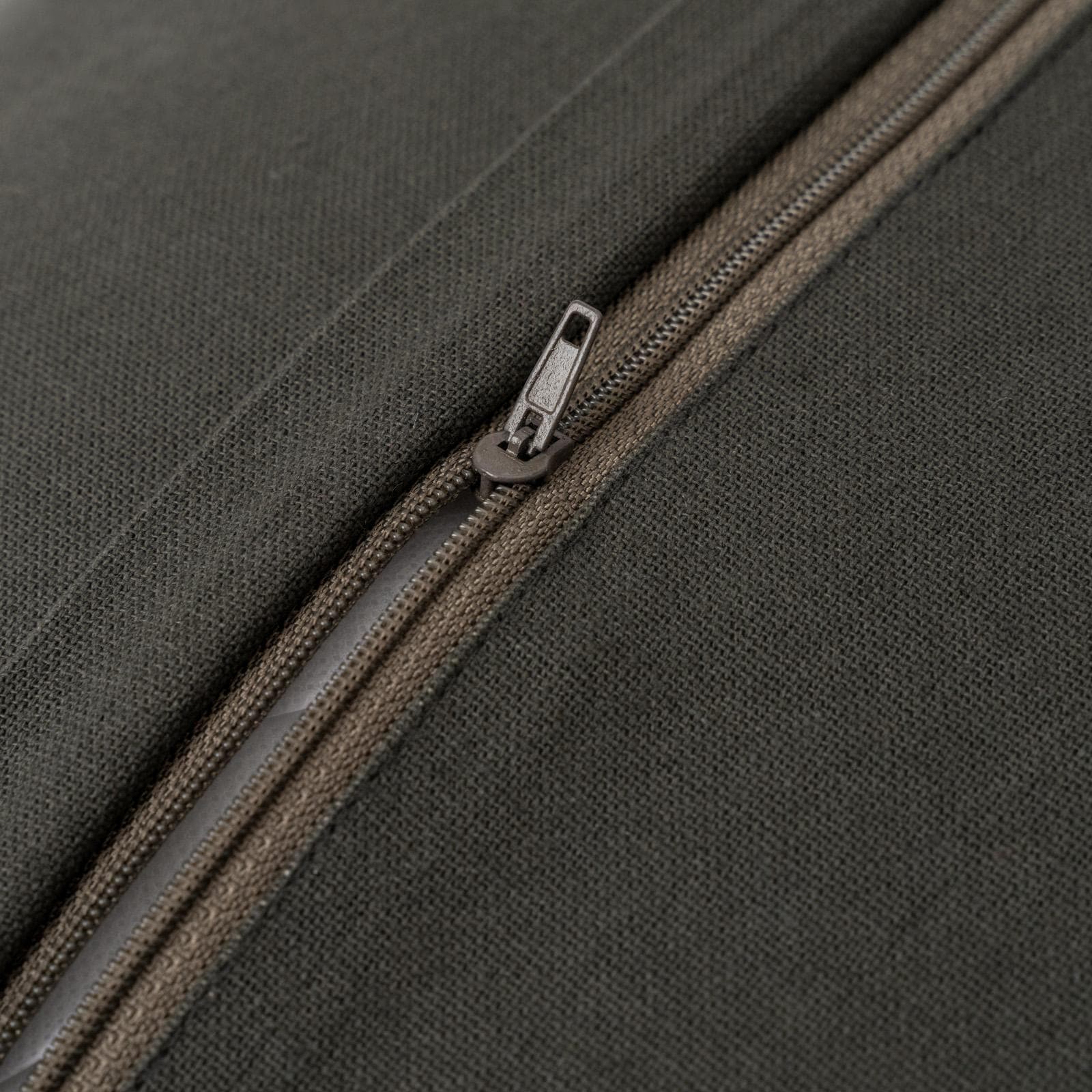 Cuscino sfoderabile 45x45 cm grigio scuro in velluto a coste