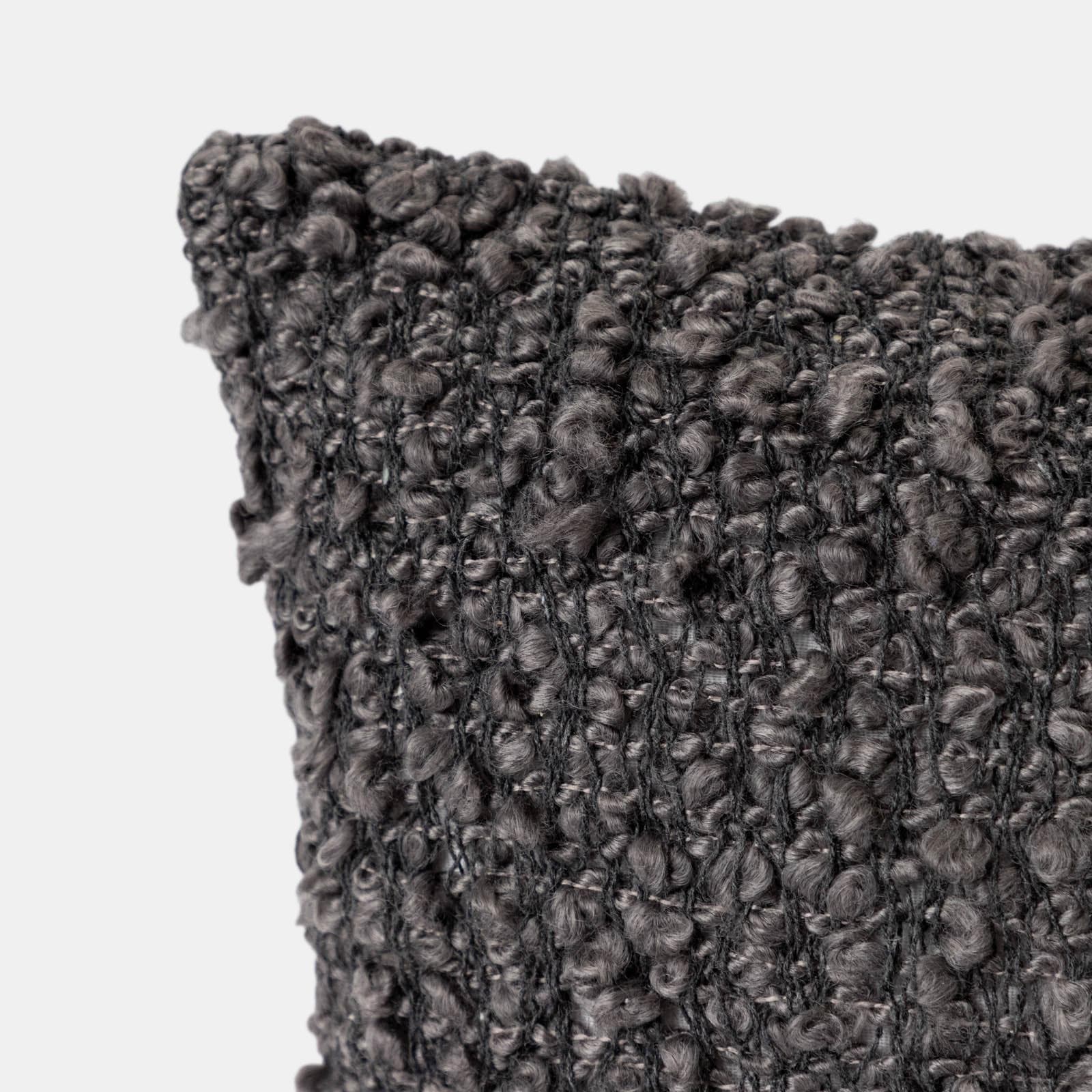Cuscino sfoderabile 45x45 in bouclé grigio scuro