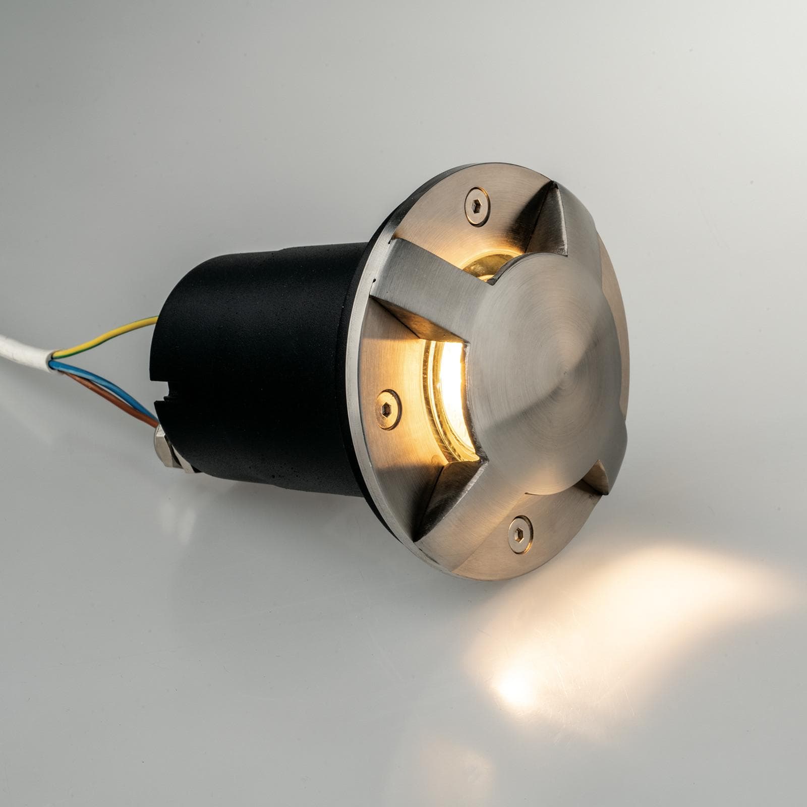 Faro carrabile da incasso a pavimento diametro 10,5 cm in acciaio inox
