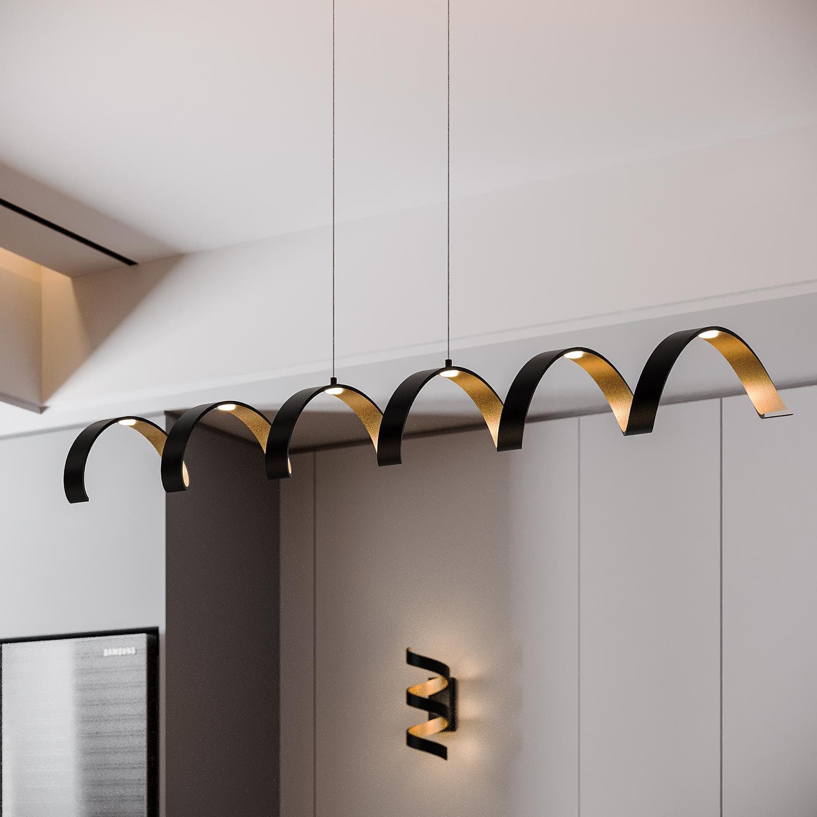 Lampada da soffitto a luce calda 120h cm in alluminio nero goffrato e interno oro