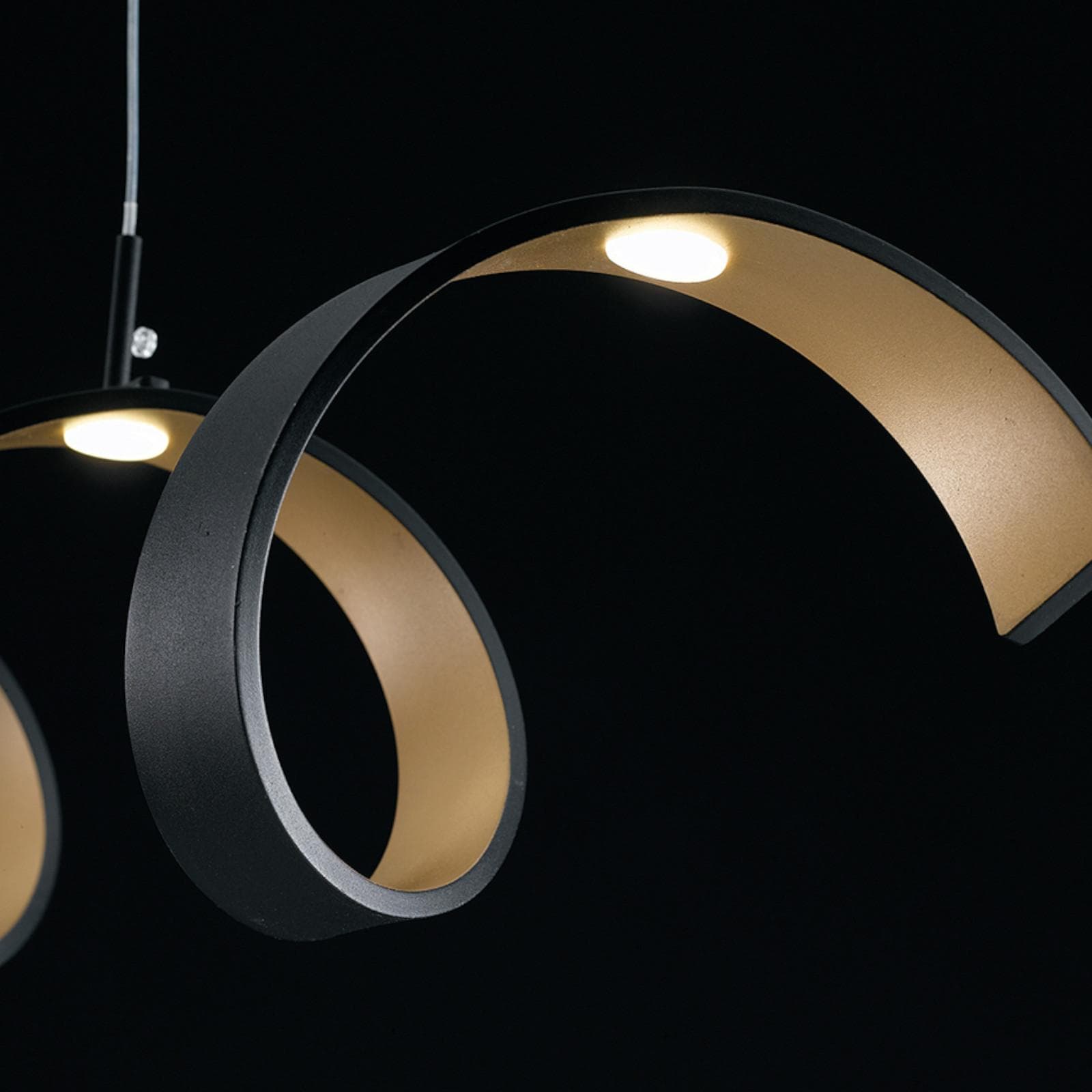 Lampada da soffitto a luce calda 120h cm in alluminio nero goffrato e interno oro