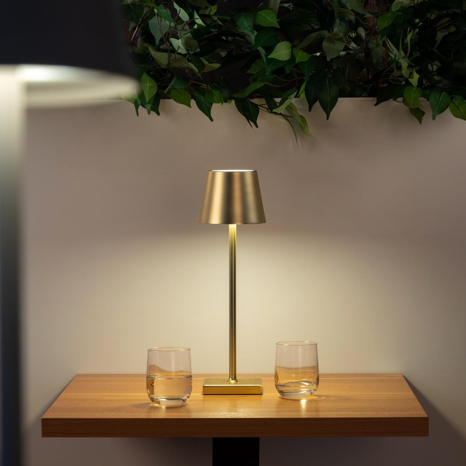 Lampada da tavolo portatile a LED 11x38h cm in alluminio oro - Mojito