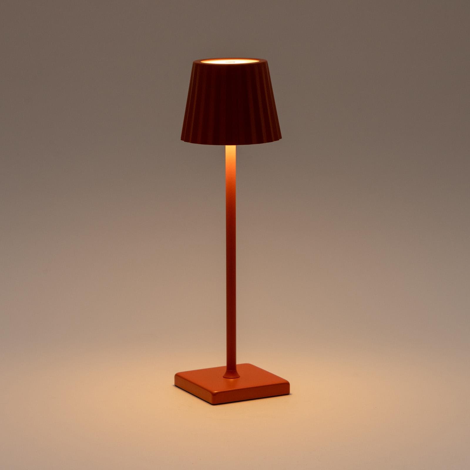 Lampada da tavolo touch a LED plissettata 14x40h cm in alluminio aragosta - Isobel