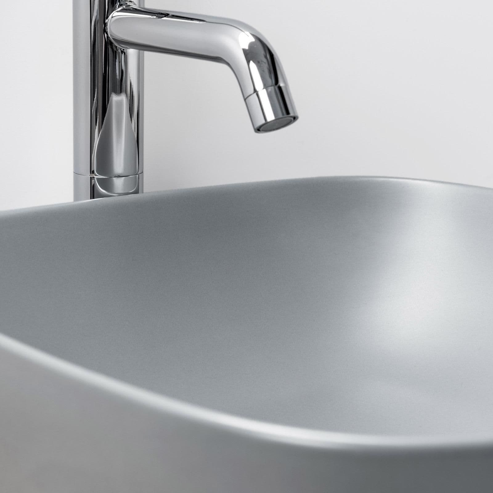 Lavabo da appoggio a bacinella 42x42cm in ceramica grigio opaco