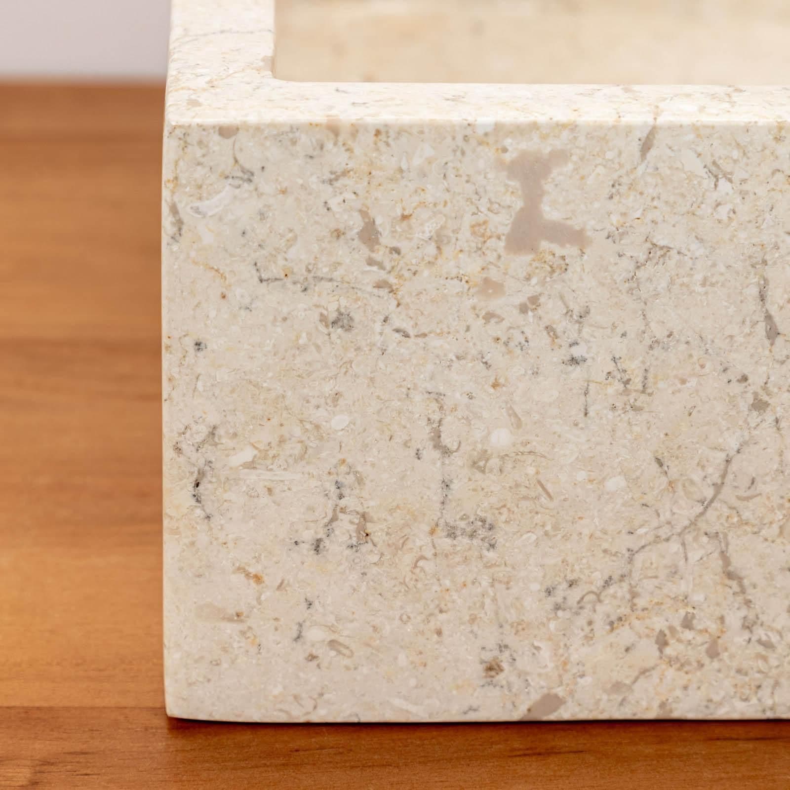 Lavabo da appoggio monoforo 40x40 cm in marmo crema lucido - Artizan
