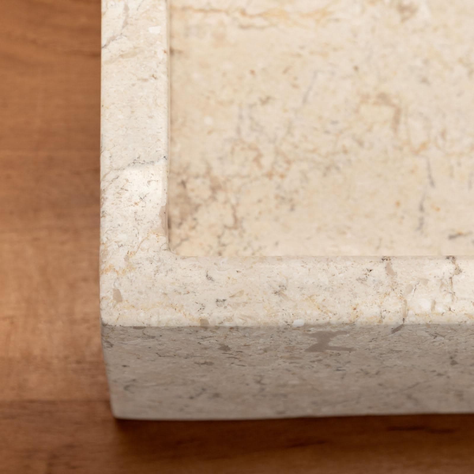 Lavabo da appoggio monoforo 40x40 cm in marmo crema lucido - Artizan