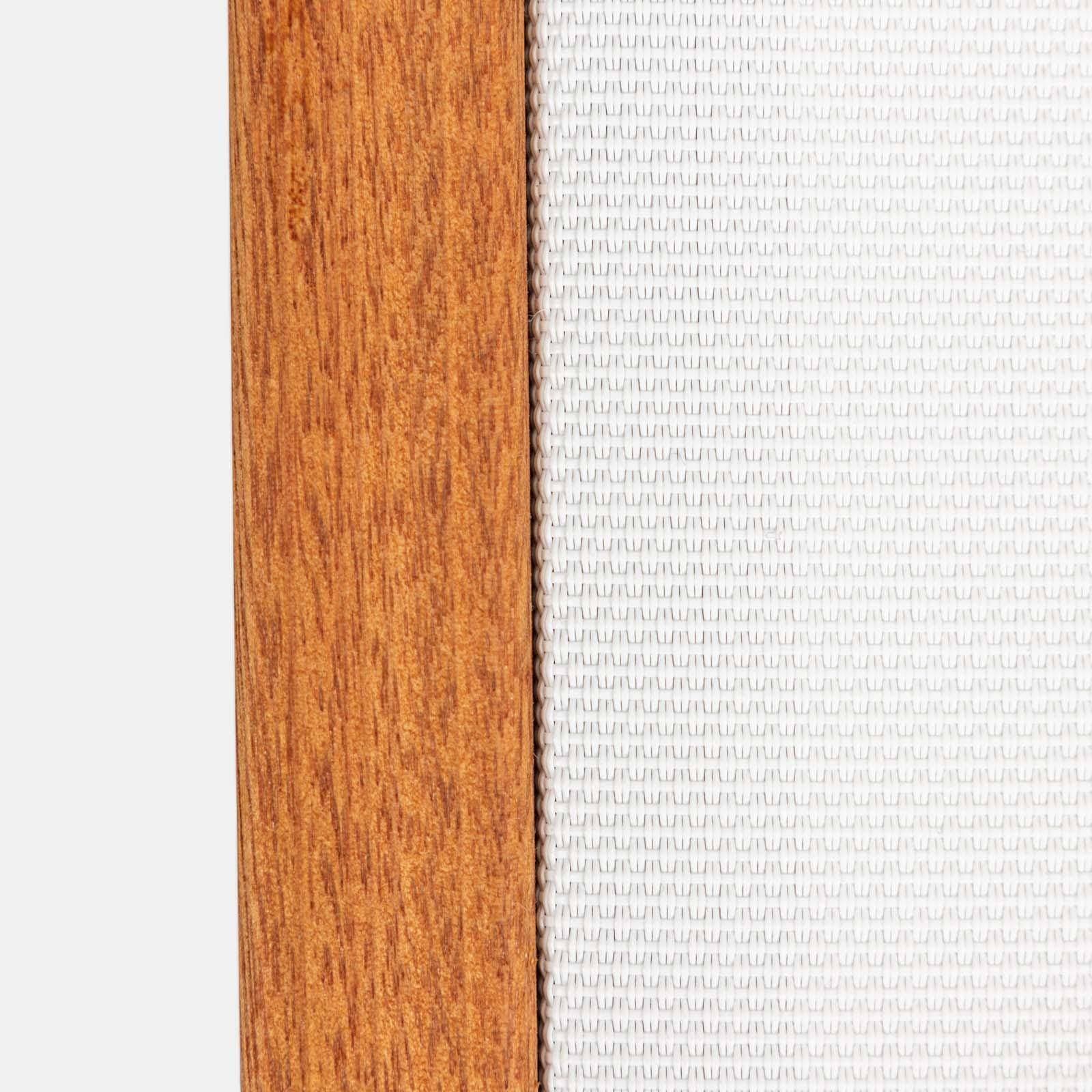 Lettino prendisole con ruote e vassoio in legno di acacia e textilene ecrù - Paja