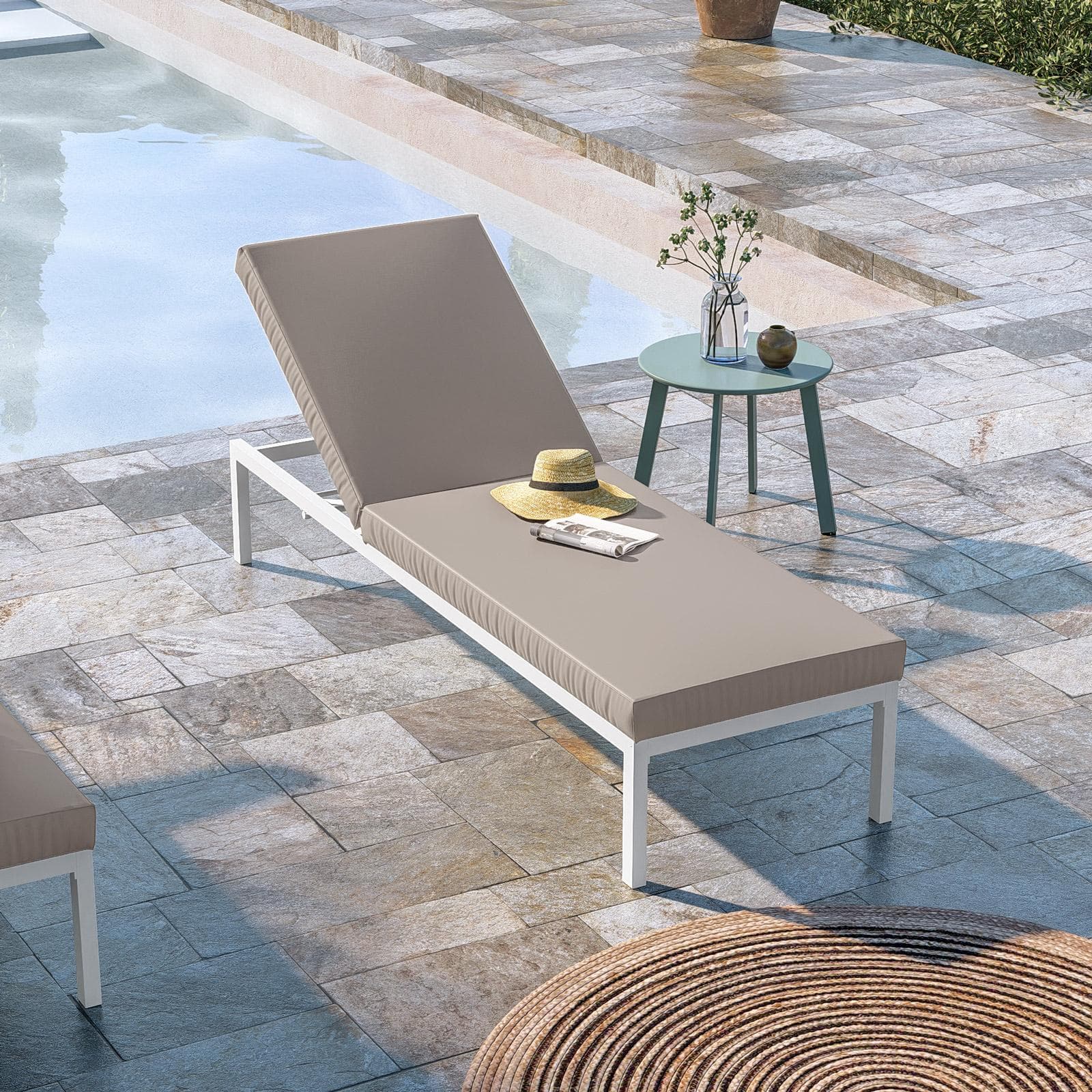 Lettino prendisole con schienale reclinabile in alluminio bianco e cuscino grigio chiaro - Elitian