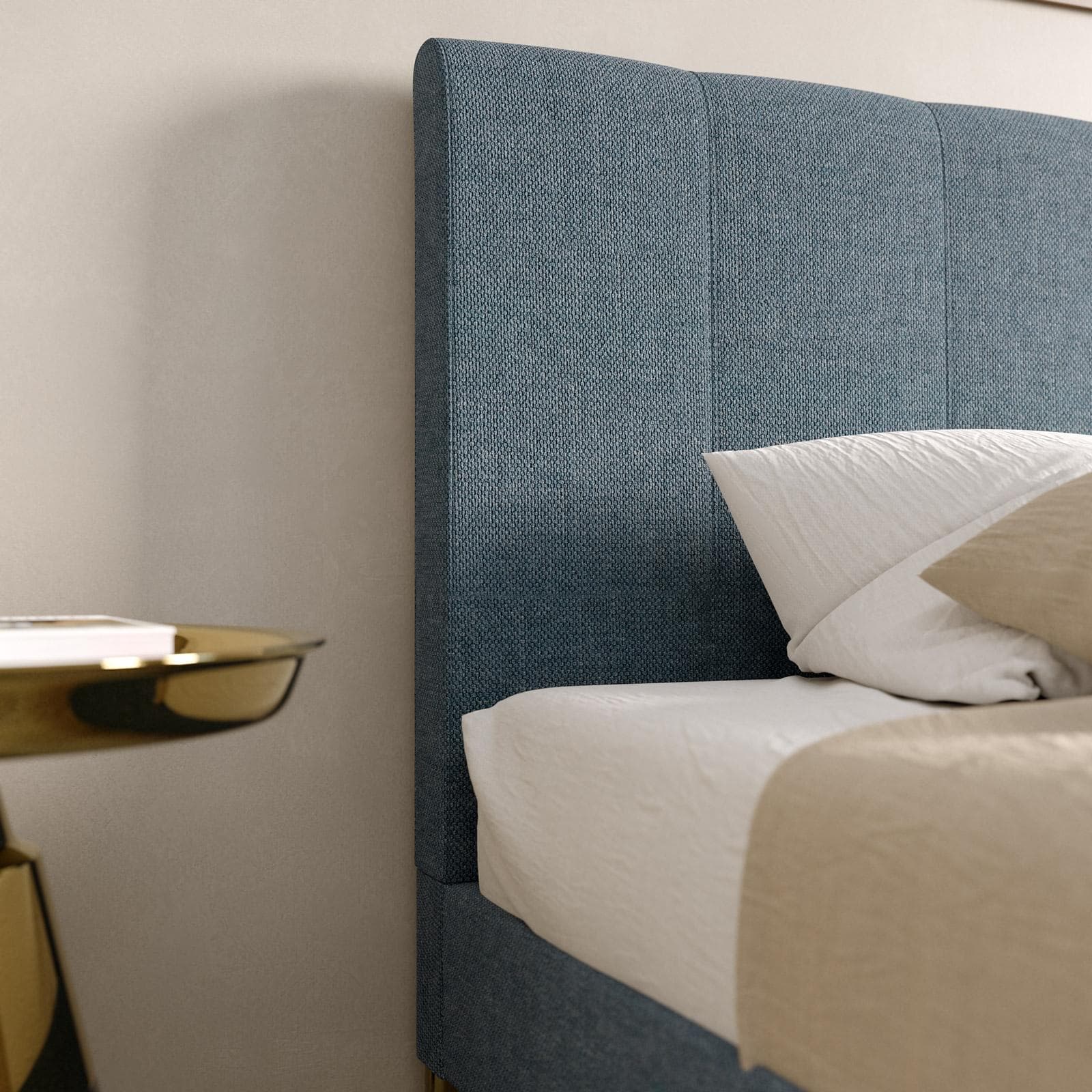 Letto matrimoniale 160x190 cm in tessuto blu polvere con gambe oro opaco - Firik