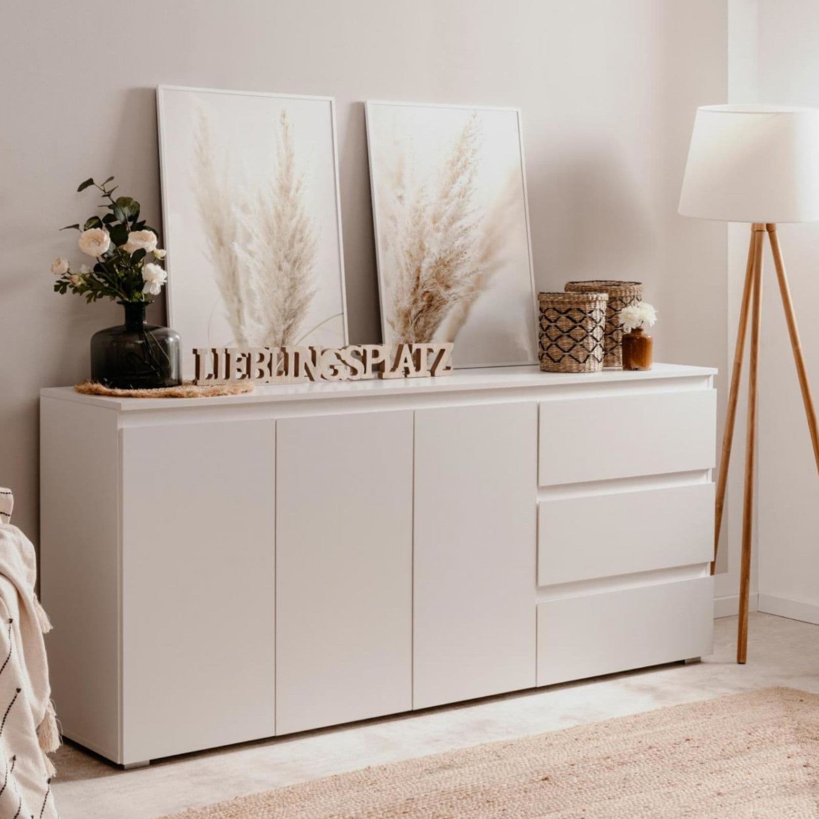 Madia 179x80h cm in legno bianco opaco con 3 ante e 3 cassetti - Krim