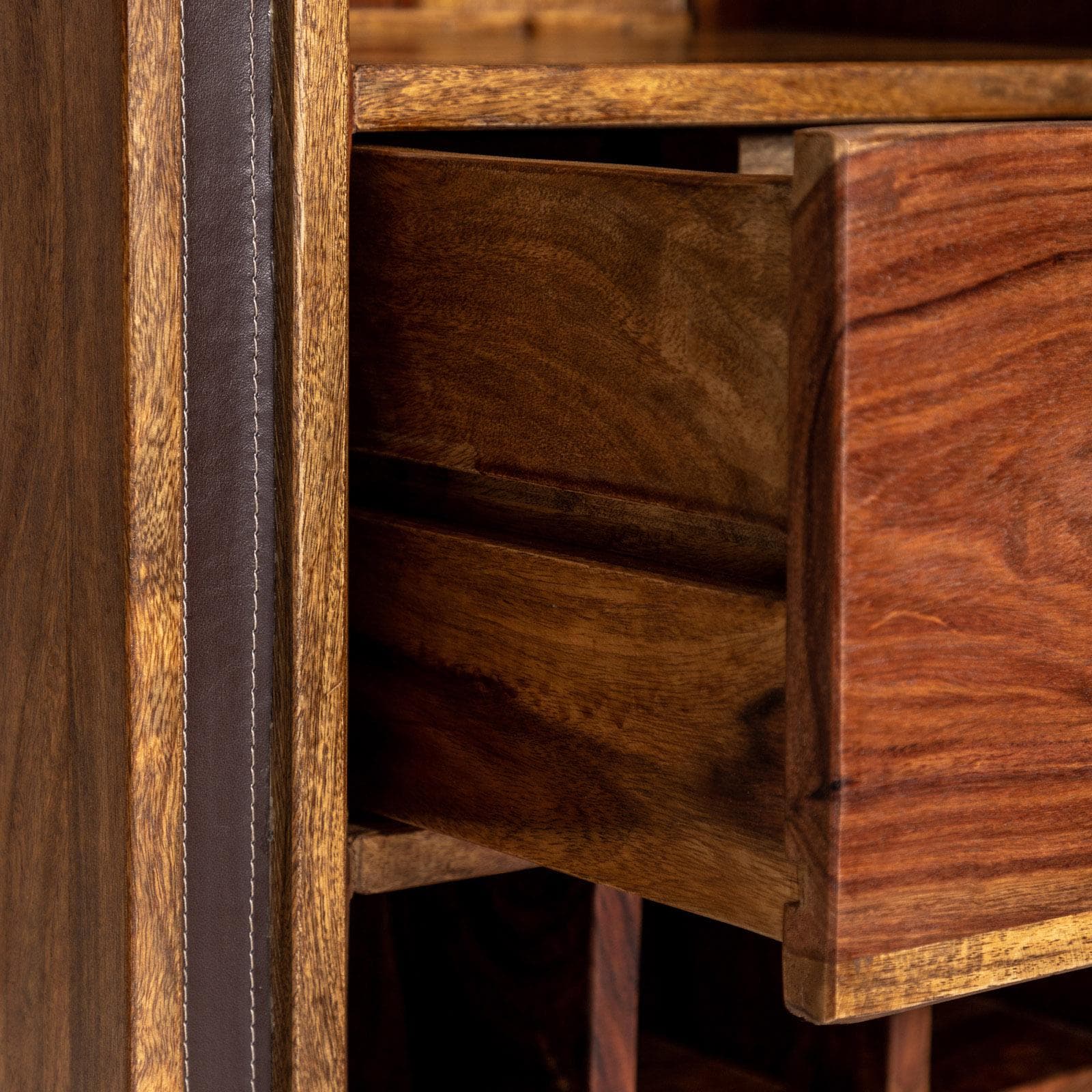 Mobile portabottiglie in legno con 1 cassetto - Freia Sheesham