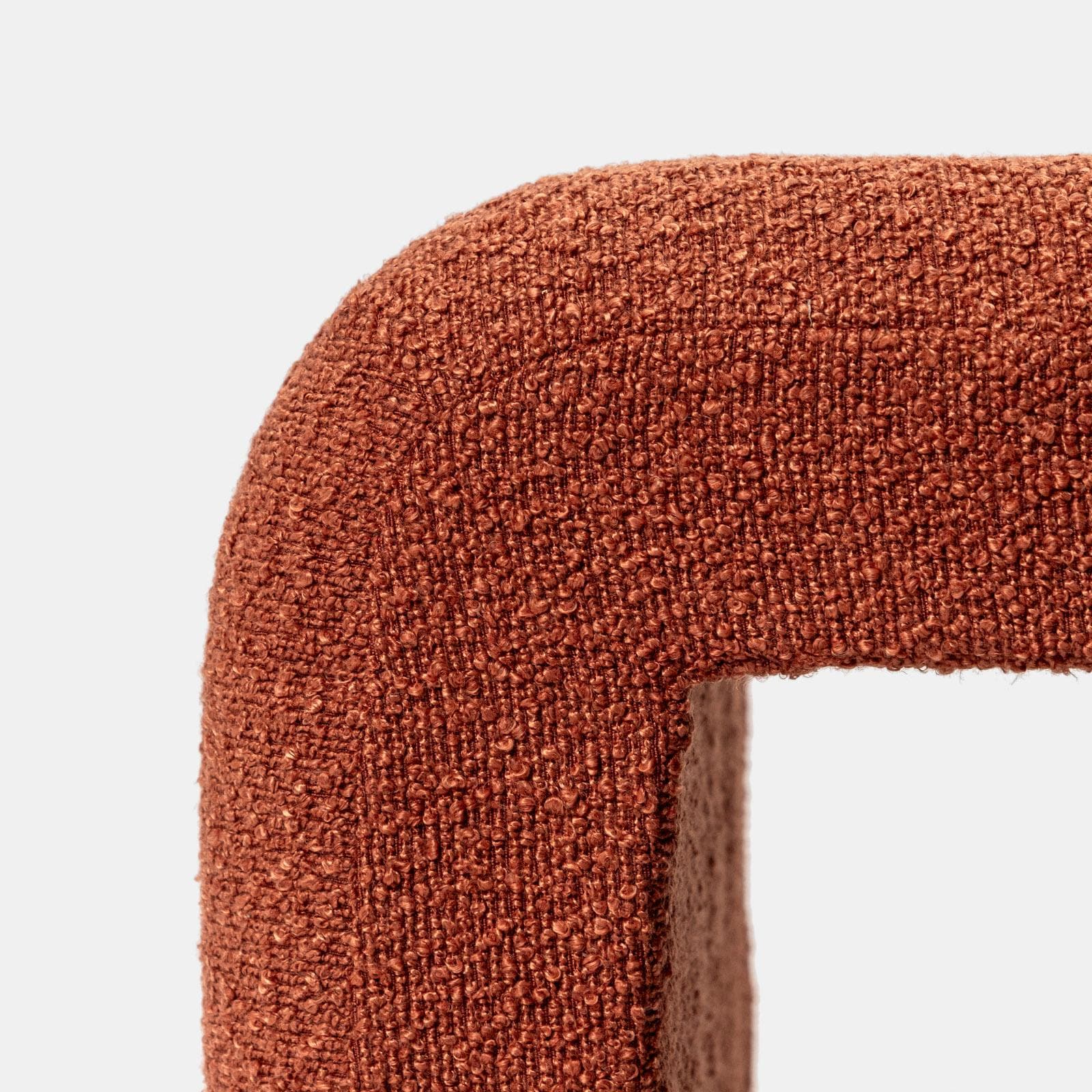 Panca 80x48 cm design ad arco in tessuto bouclé terraccotta - Rudy