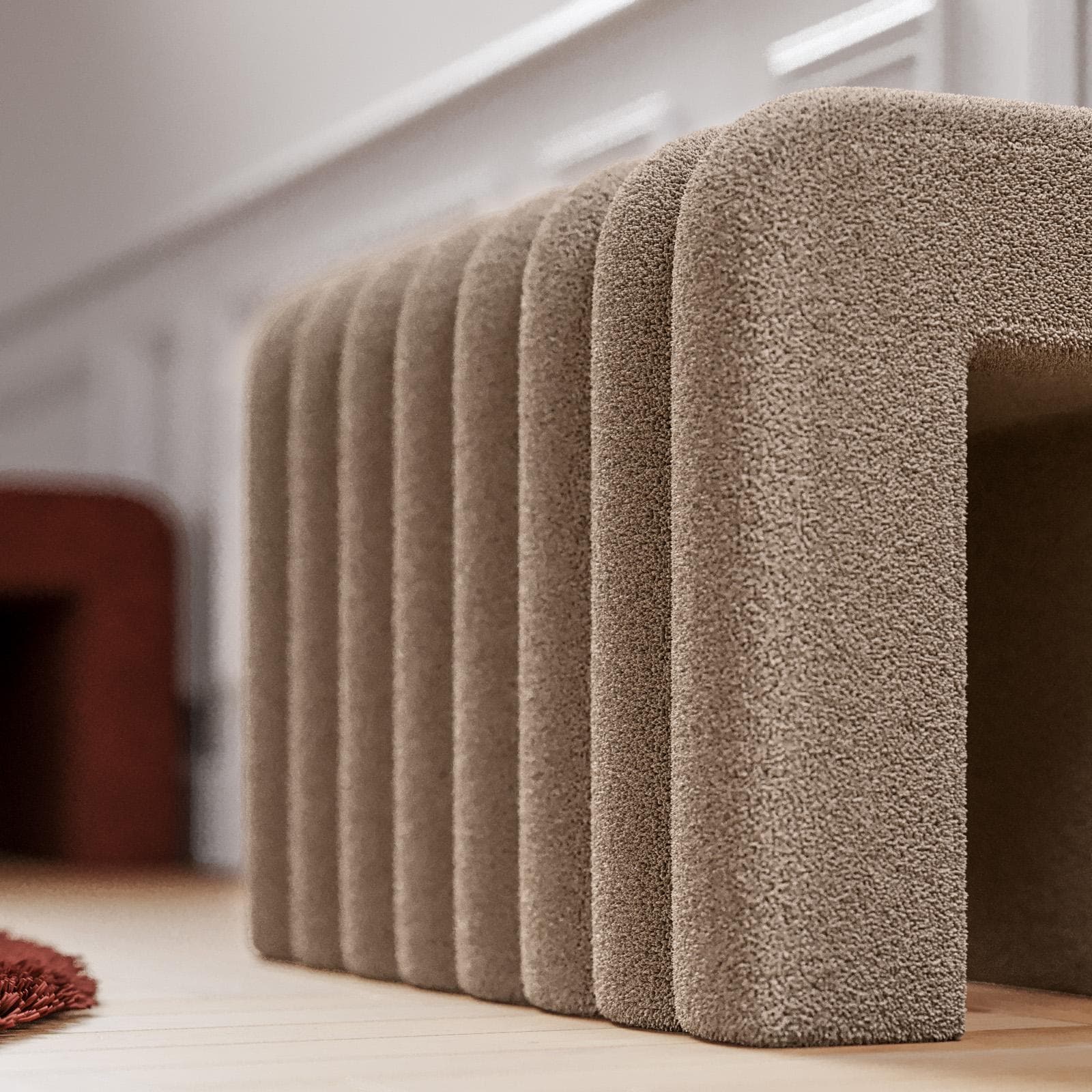 Panca 80x48 cm design ad arco in tessuto micro teddy tortora - Rudy