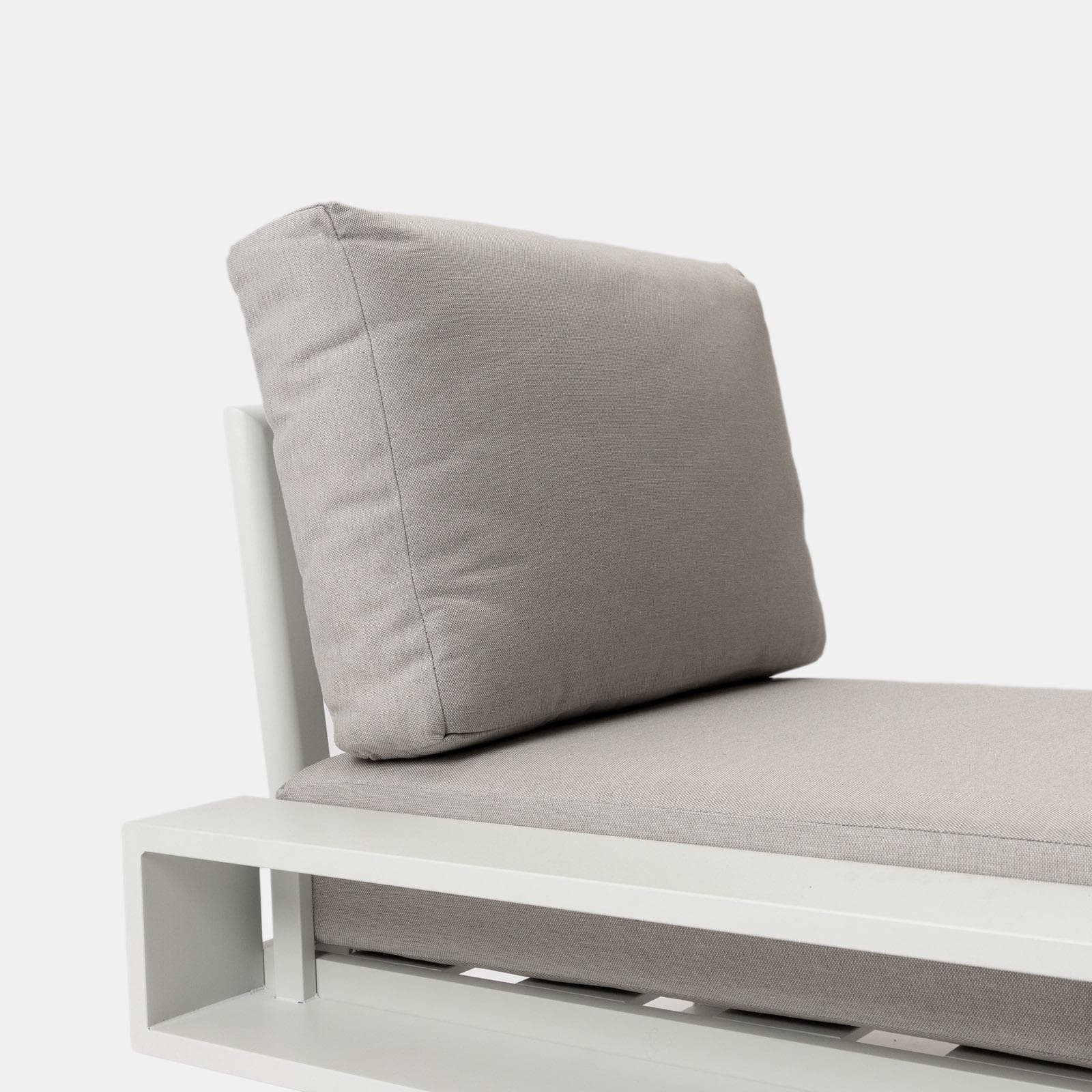 Poltrona da giardino in alluminio bianco con cuscini beige - Parfa