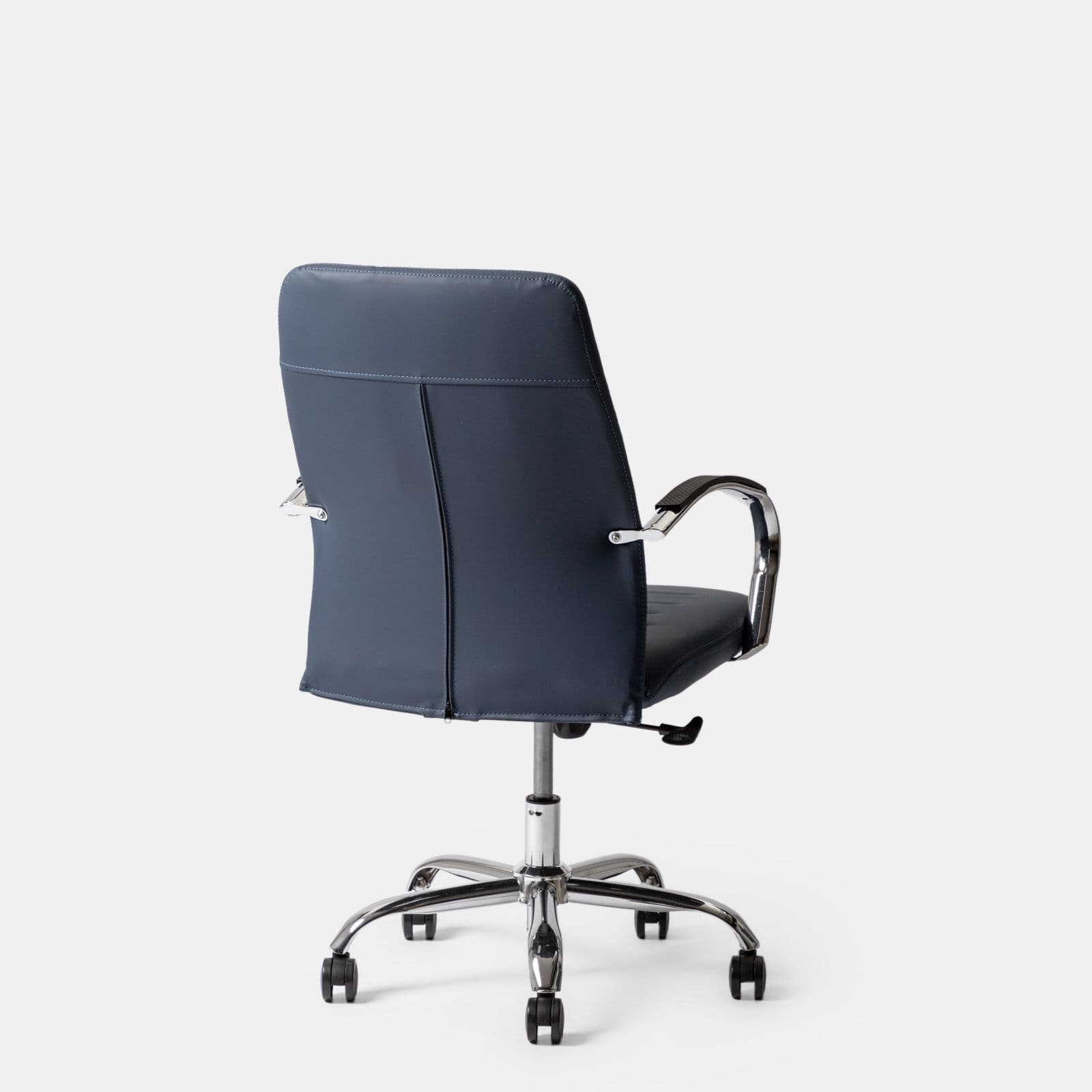 Poltrona da ufficio girevole in similpelle blu con struttura cromo - Supra