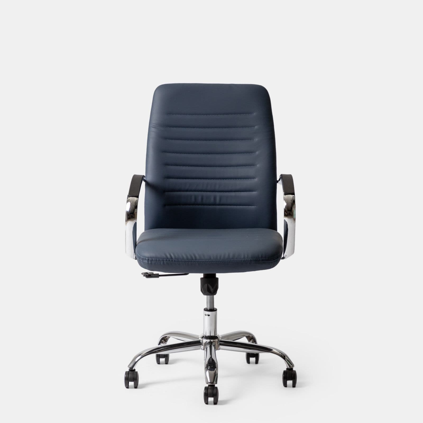 Poltrona da ufficio girevole in similpelle blu con struttura cromo - Supra