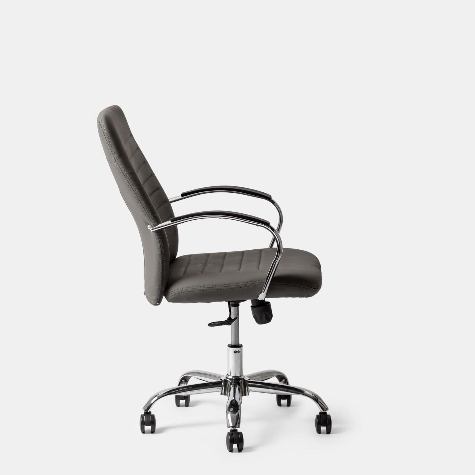 Poltrona da ufficio girevole in similpelle grigio scuro con struttura cromo - Supra