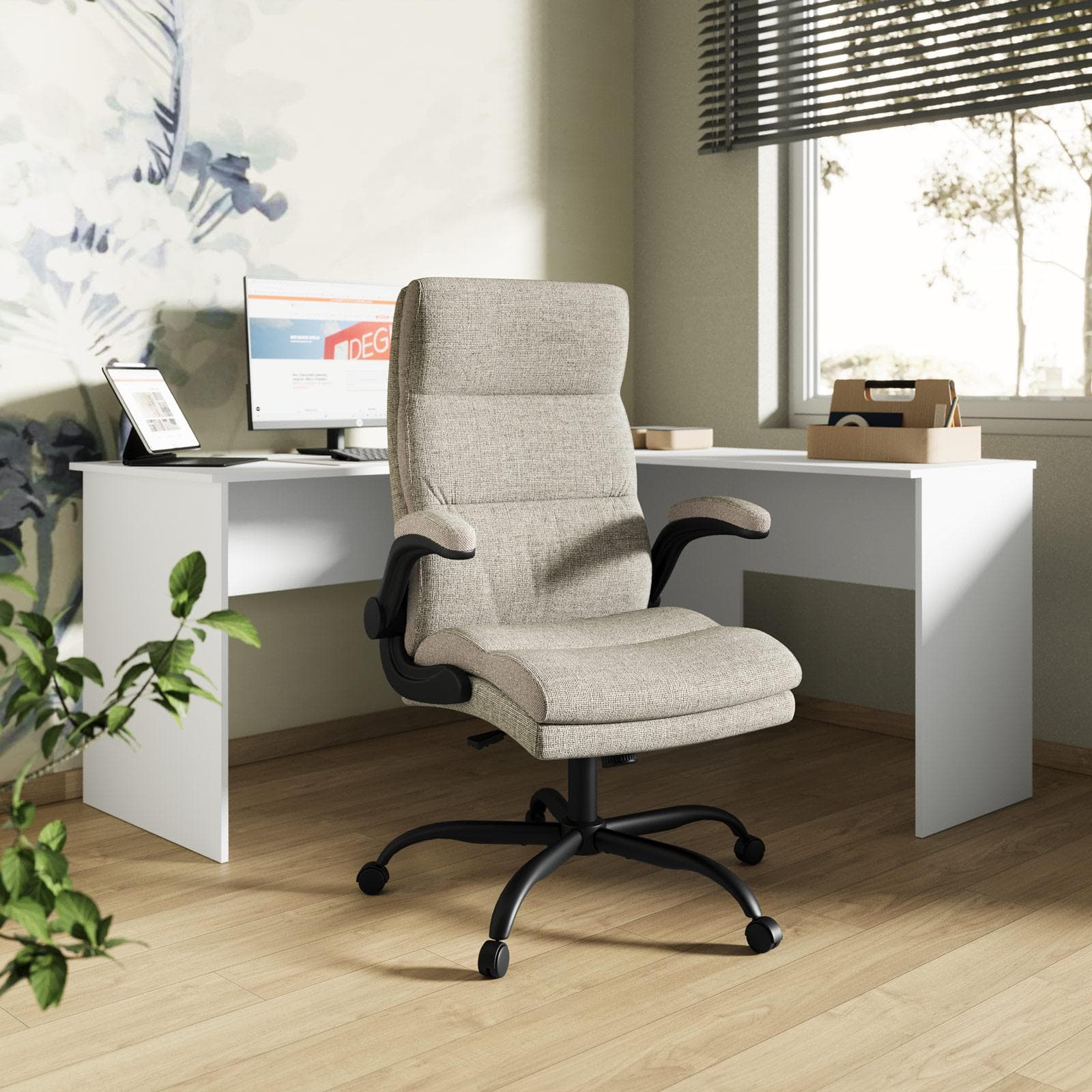 Poltrona da ufficio girevole in tessuto a trama beige e bianco con struttura nera - Liriel
