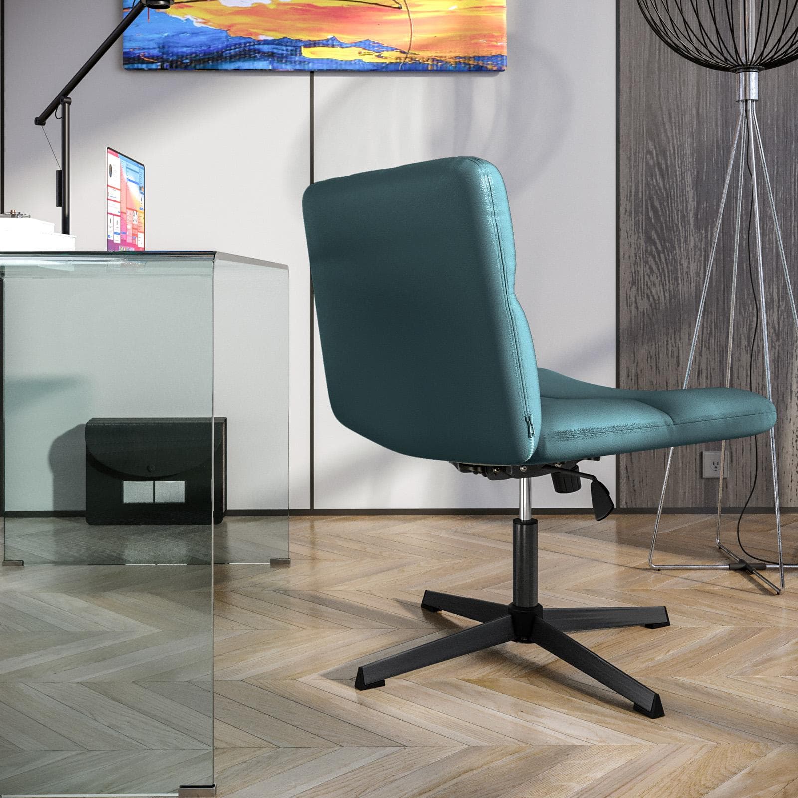 Poltrona girevole da ufficio in similpelle blu petrolio con base in metallo nero - Lexie