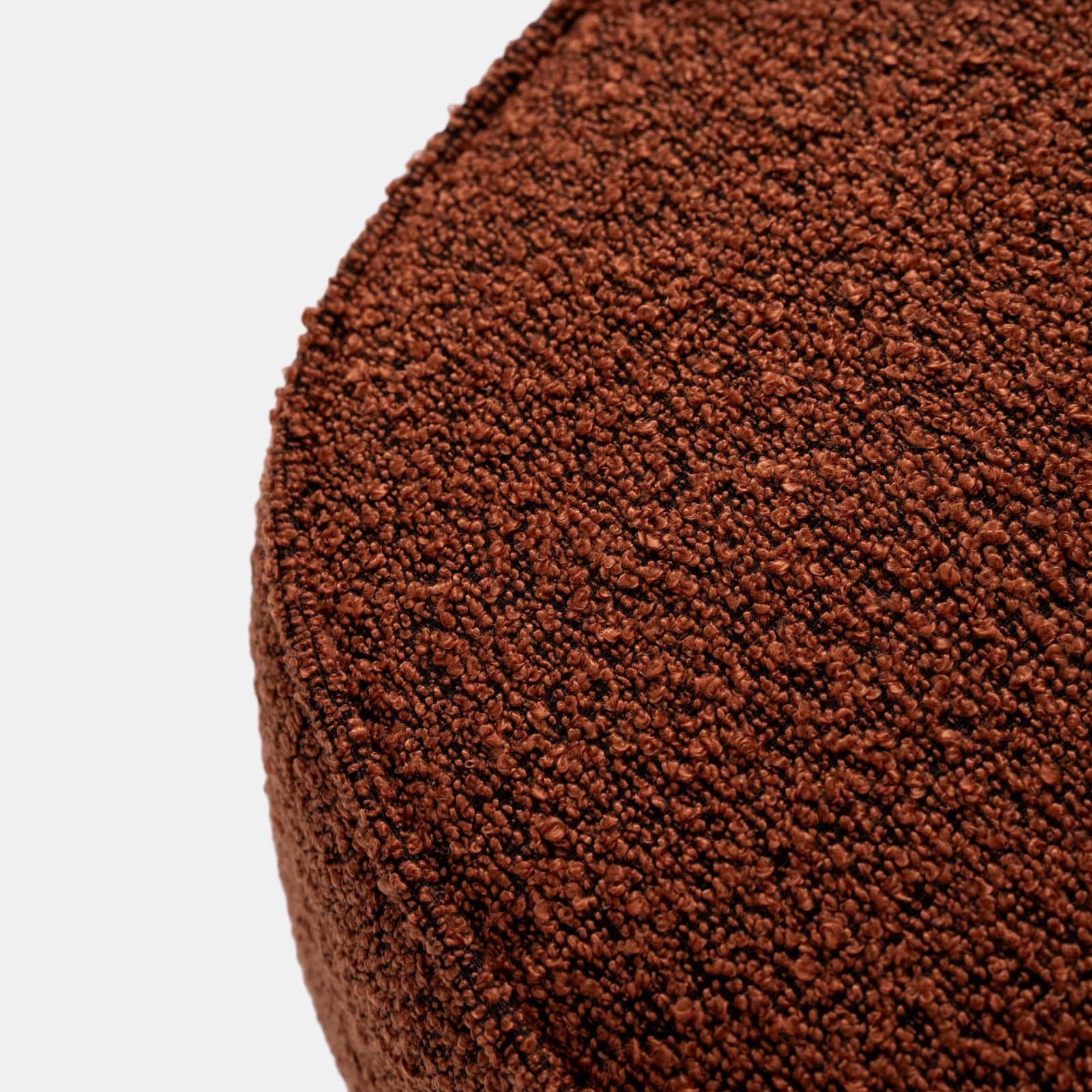 Poltrona in bouclé terracotta con gambe in legno - Dirla
