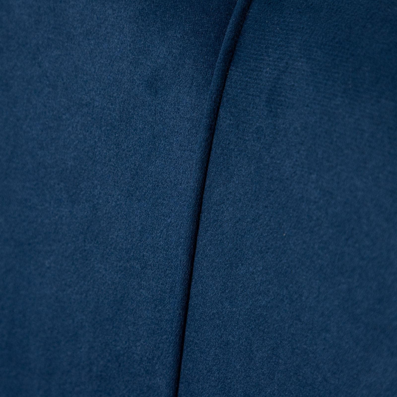 Poltrona conchiglia in velluto blu con seduta imbottita e gambe oro - Snob