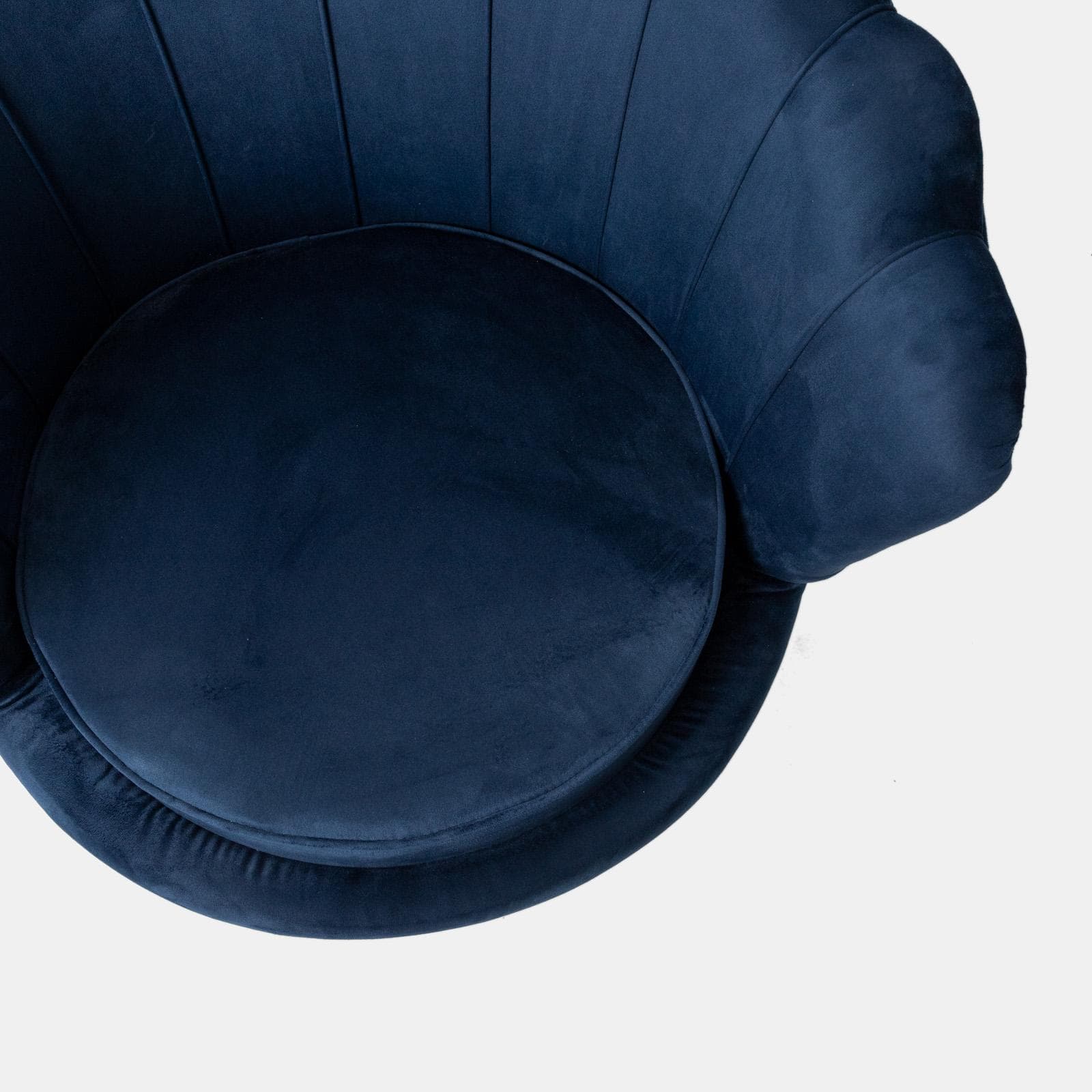 Poltrona conchiglia in velluto blu con seduta imbottita e gambe oro - Snob
