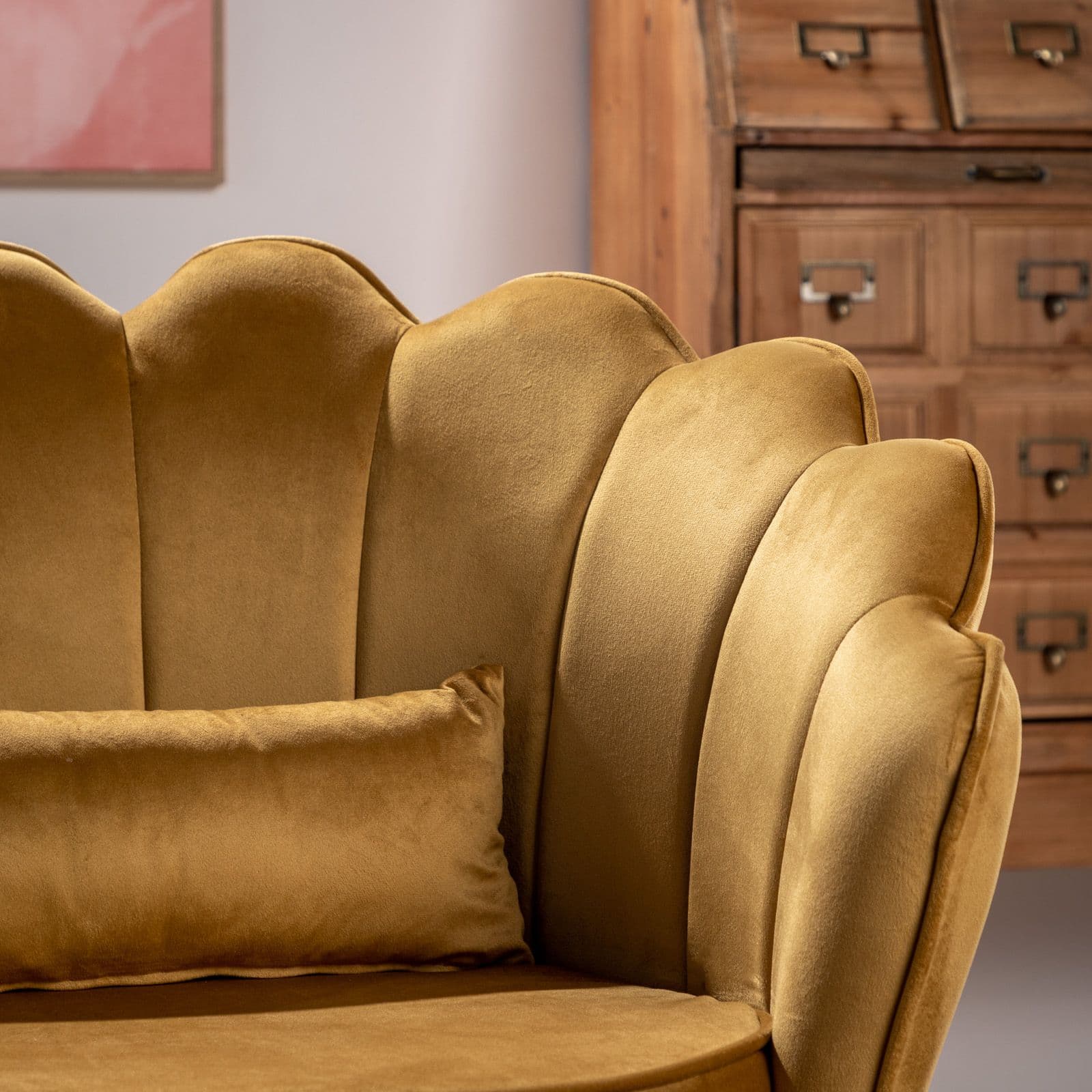 Poltrona in velluto senape con gambe oro - Oden