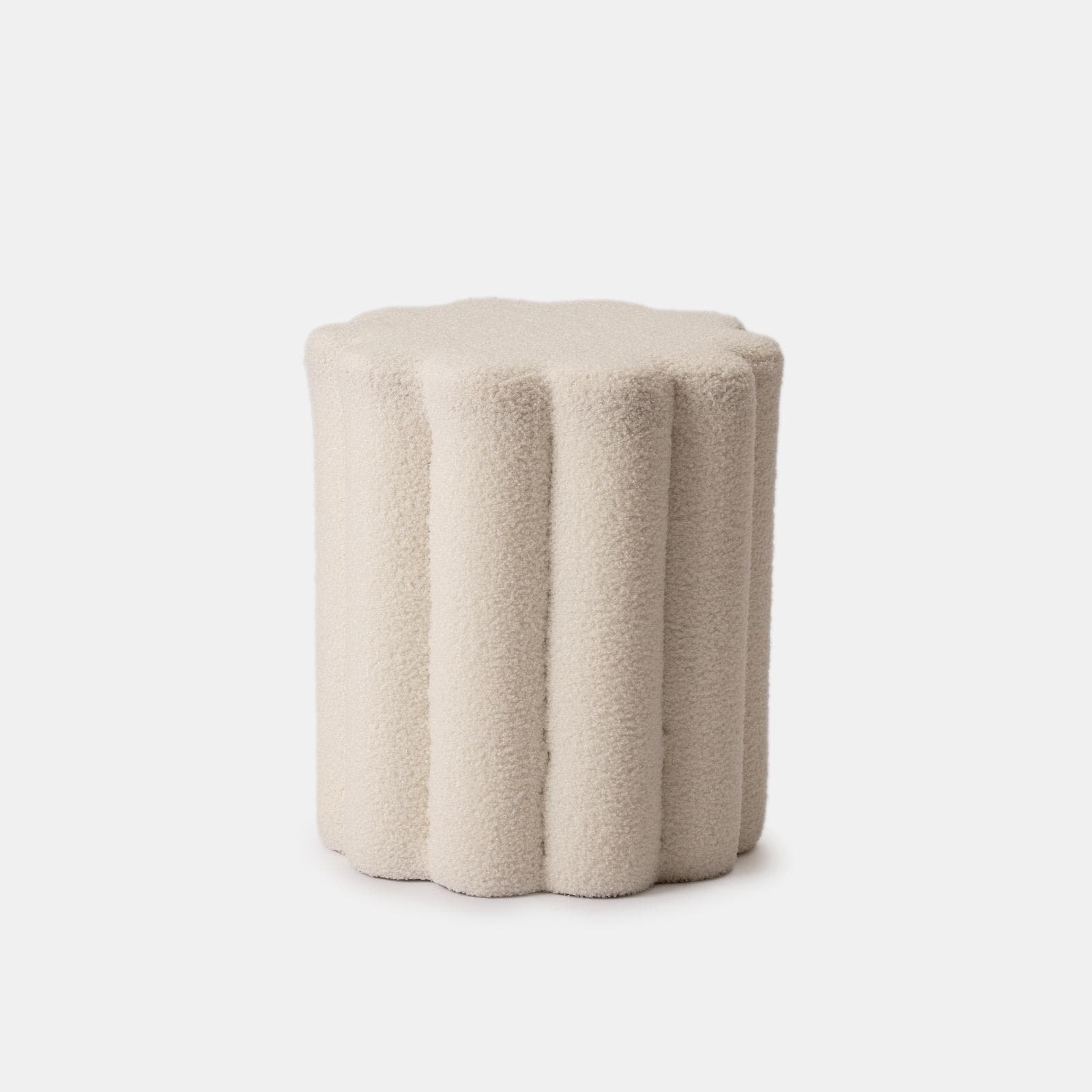 Pouf 35x40h cm in tessuto teddy bianco a forma di fiore - Taylen