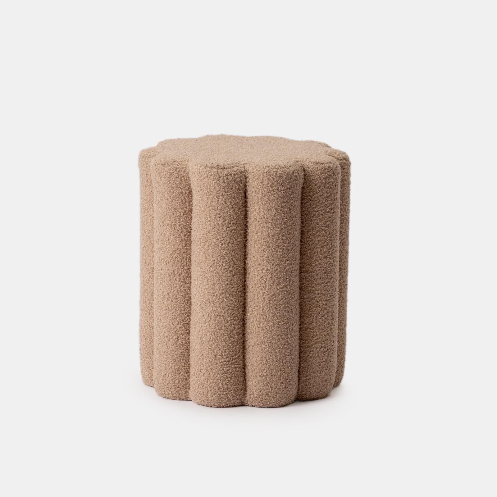 Pouf 35x40h cm in tessuto teddy cappuccino a forma di fiore - Taylen