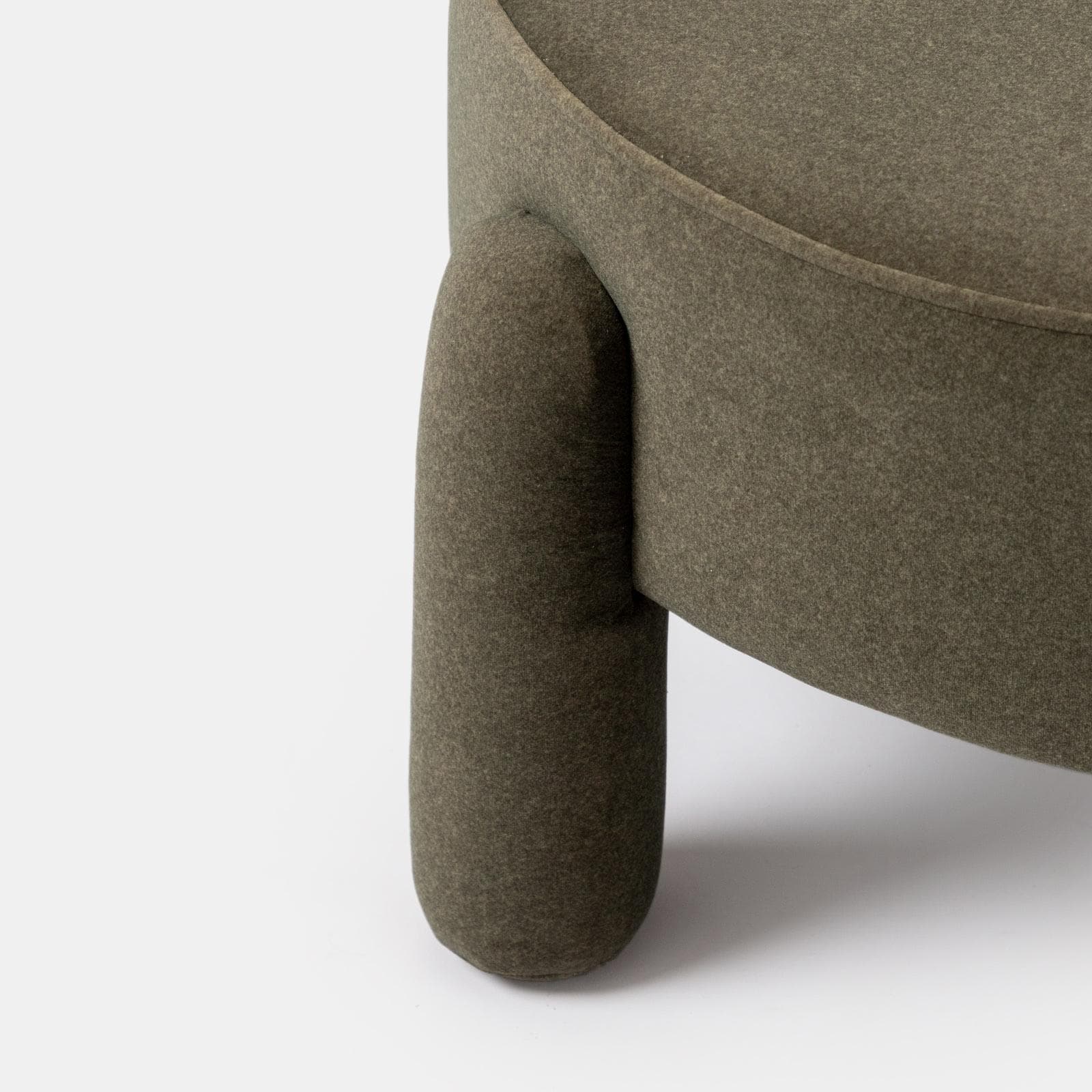 Pouf imbottito 65 cm in tessuto pile verde militare - Zacar
