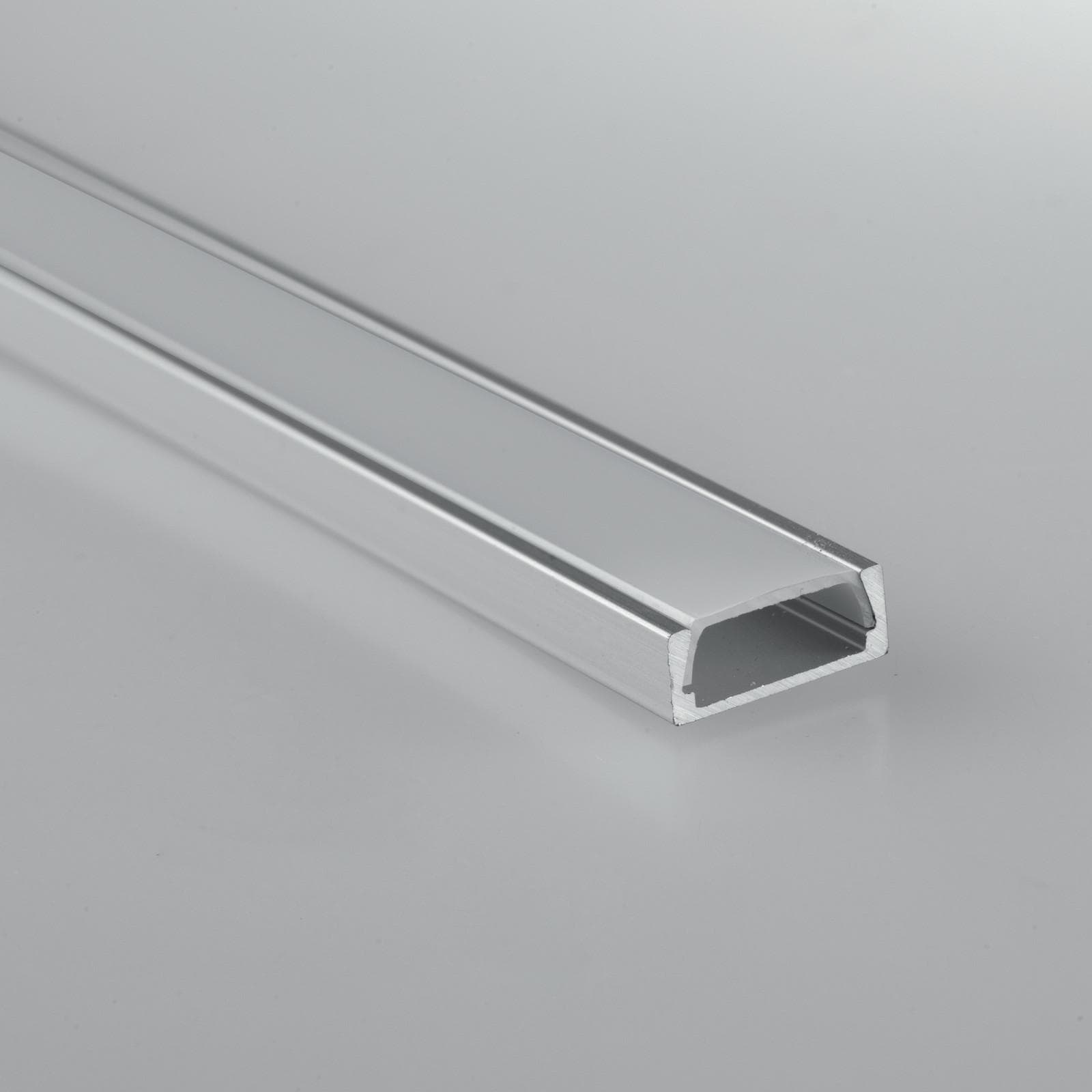 Profilo installazione a superficie 200x1,2 cm in alluminio silver con diffusore opale - Syro