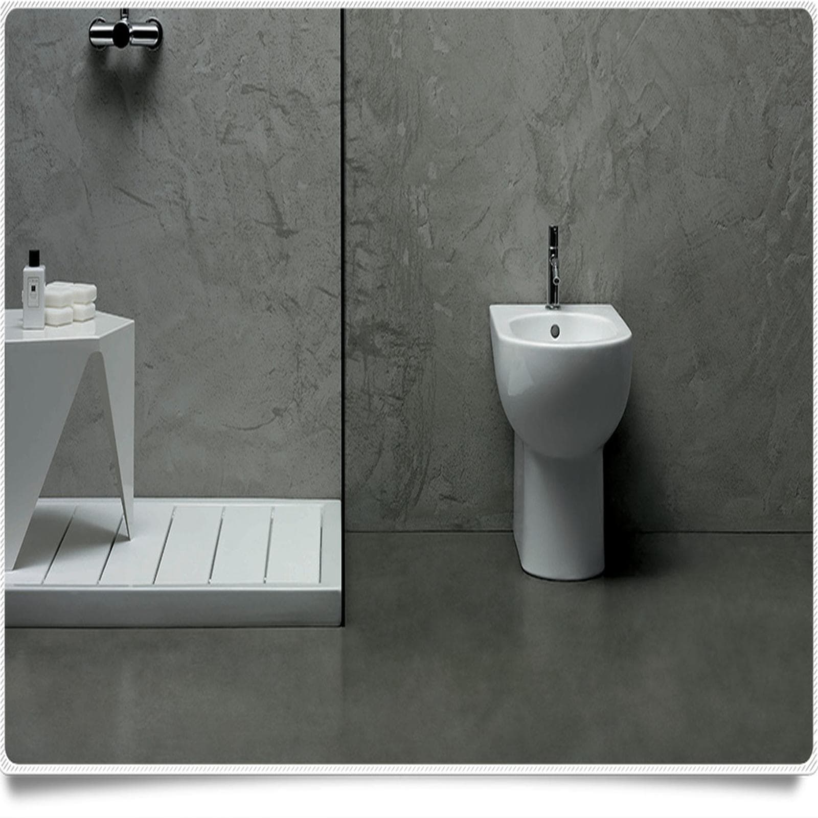 Sanitari per ristrutturazioni Nuvola con scarico traslato regolabile wc bidet e sedile softclose