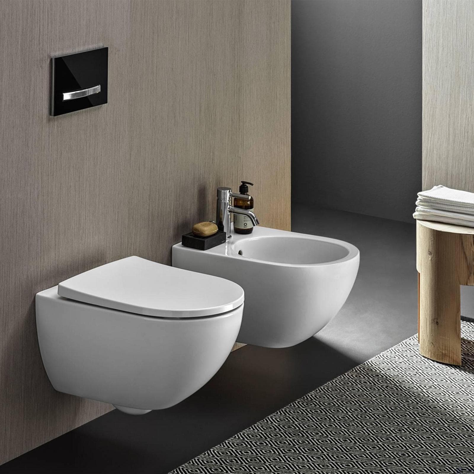 Sanitari sospesi a cacciata rimfree sedile SoftClose keratect Serie Acanto - Geberit