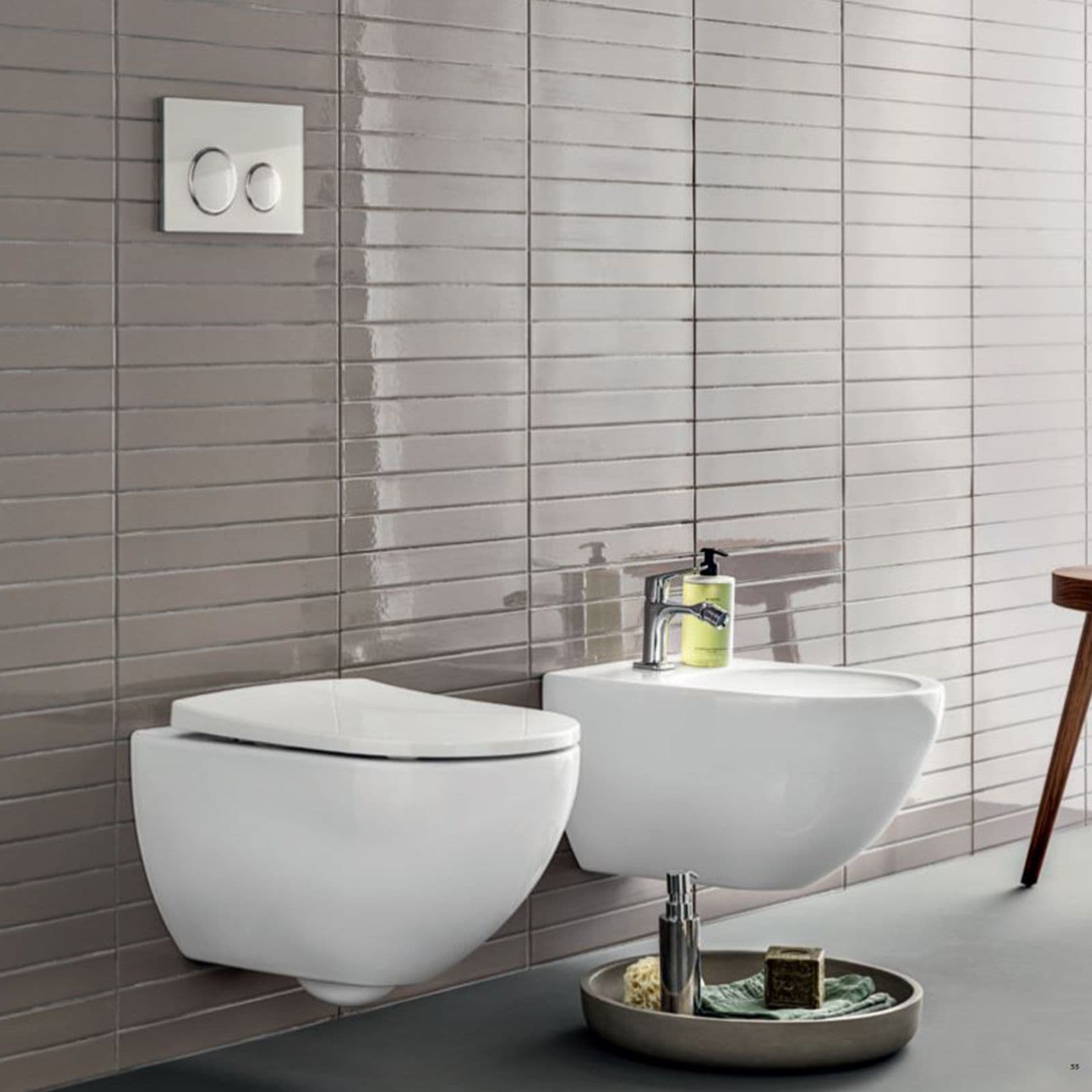 Sanitari sospesi a cacciata rimfree sedile SoftClose Serie Acanto - Geberit
