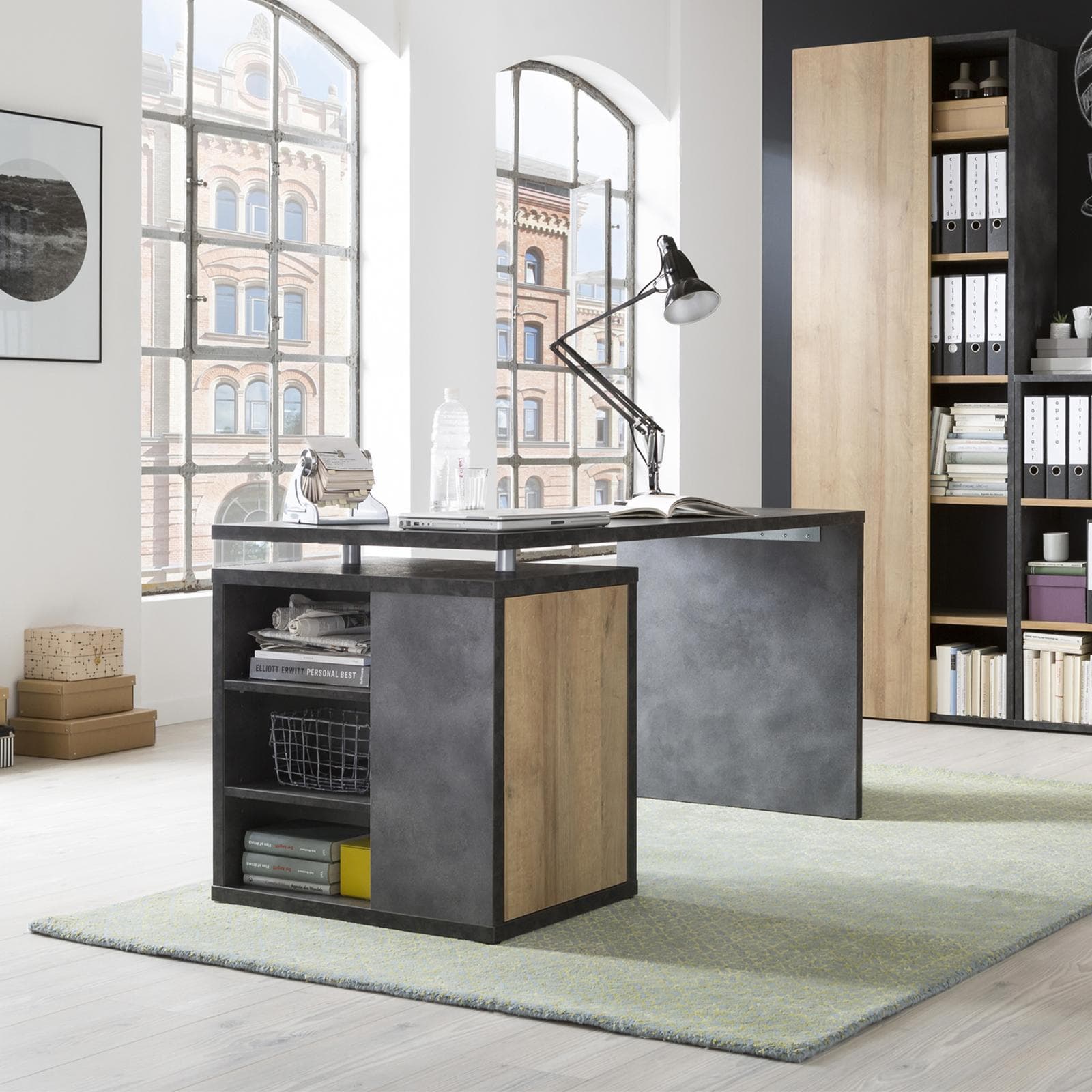 Scrivania reversibile 140x70 cm in legno grigio con mobile contenitore con vani a giorno e anta rovere - Wells