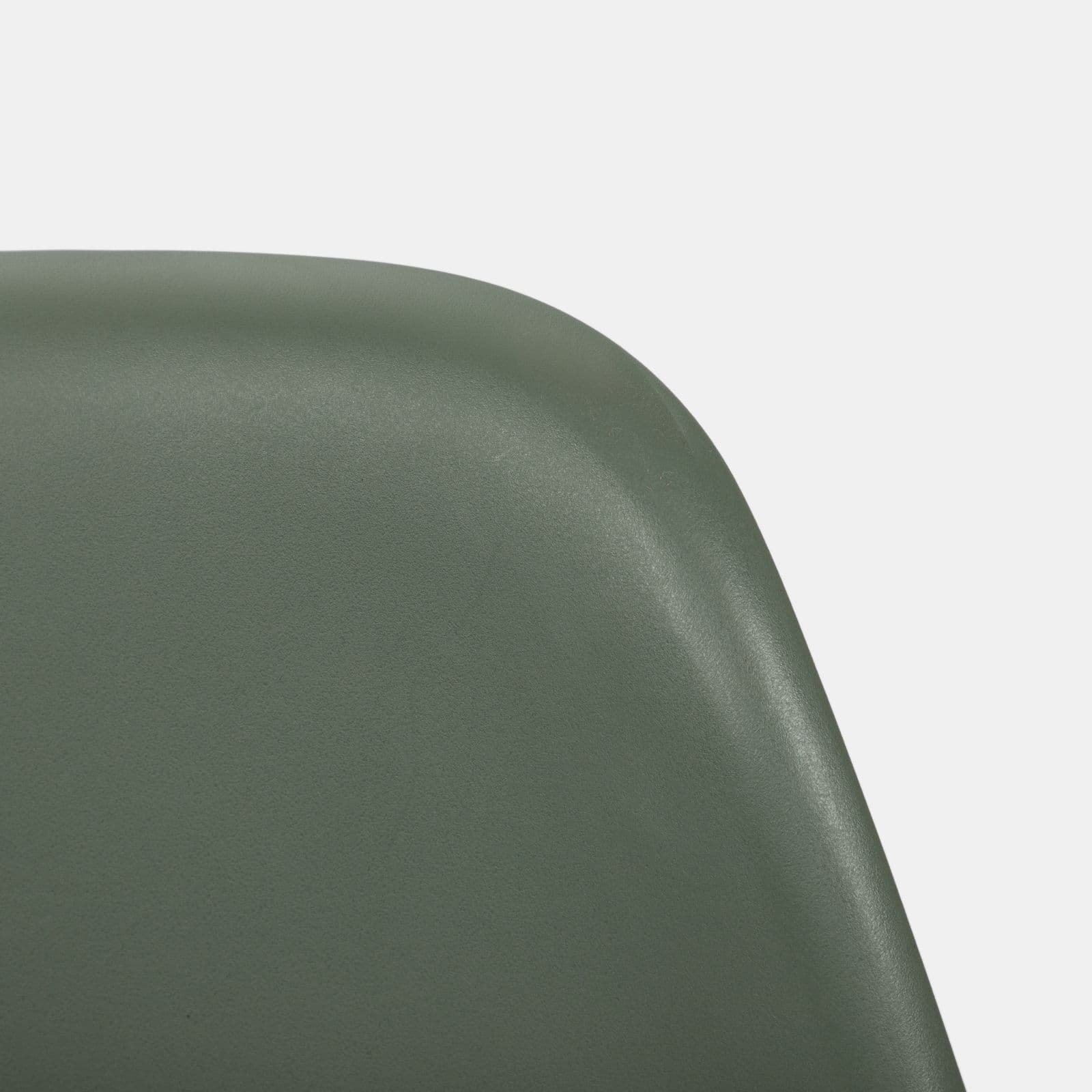 Sedia da interni verde bosco con gambe in legno - Alborg