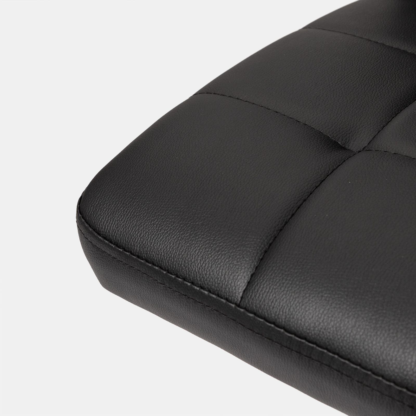 Sedia da ufficio girevole in similpelle nera con base cromata - Anissa